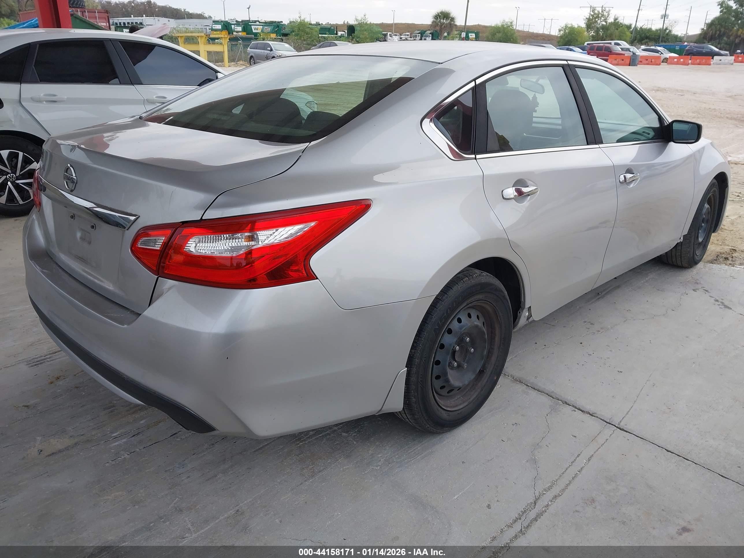 NISSAN ALTIMA image 4