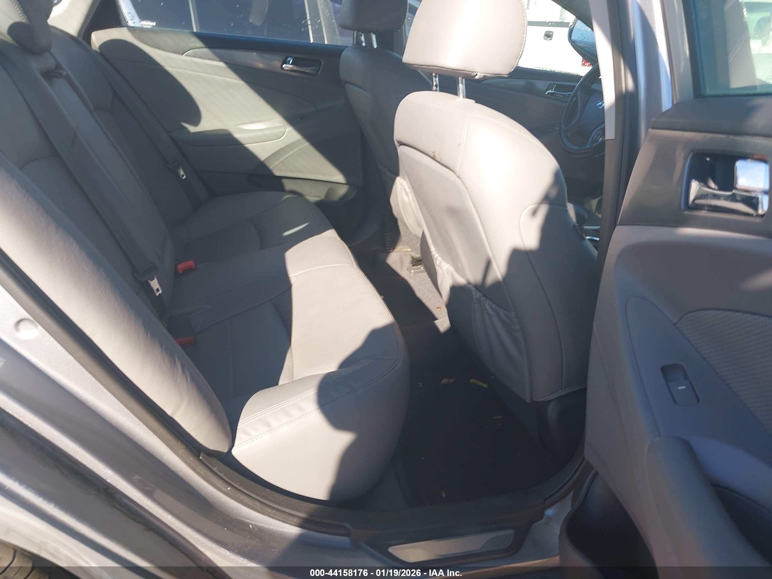 HYUNDAI SONATA image 8