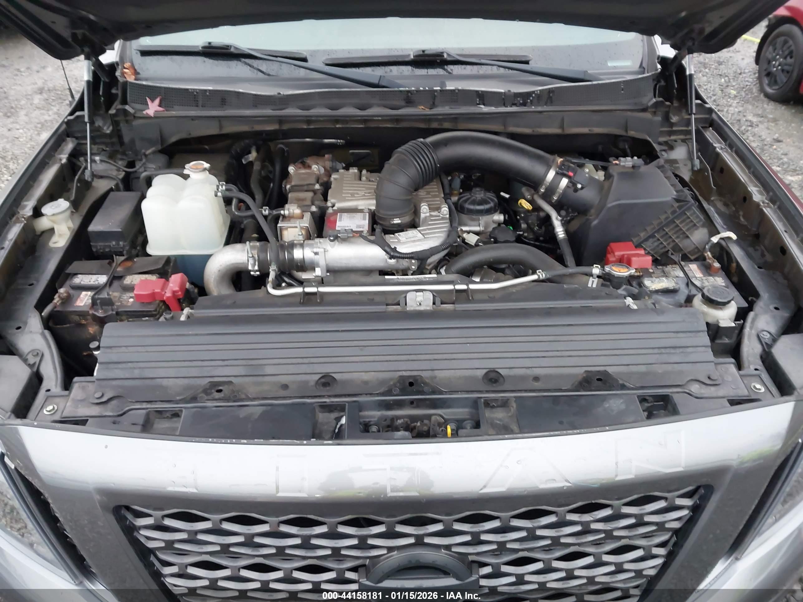 NISSAN TITAN image 10
