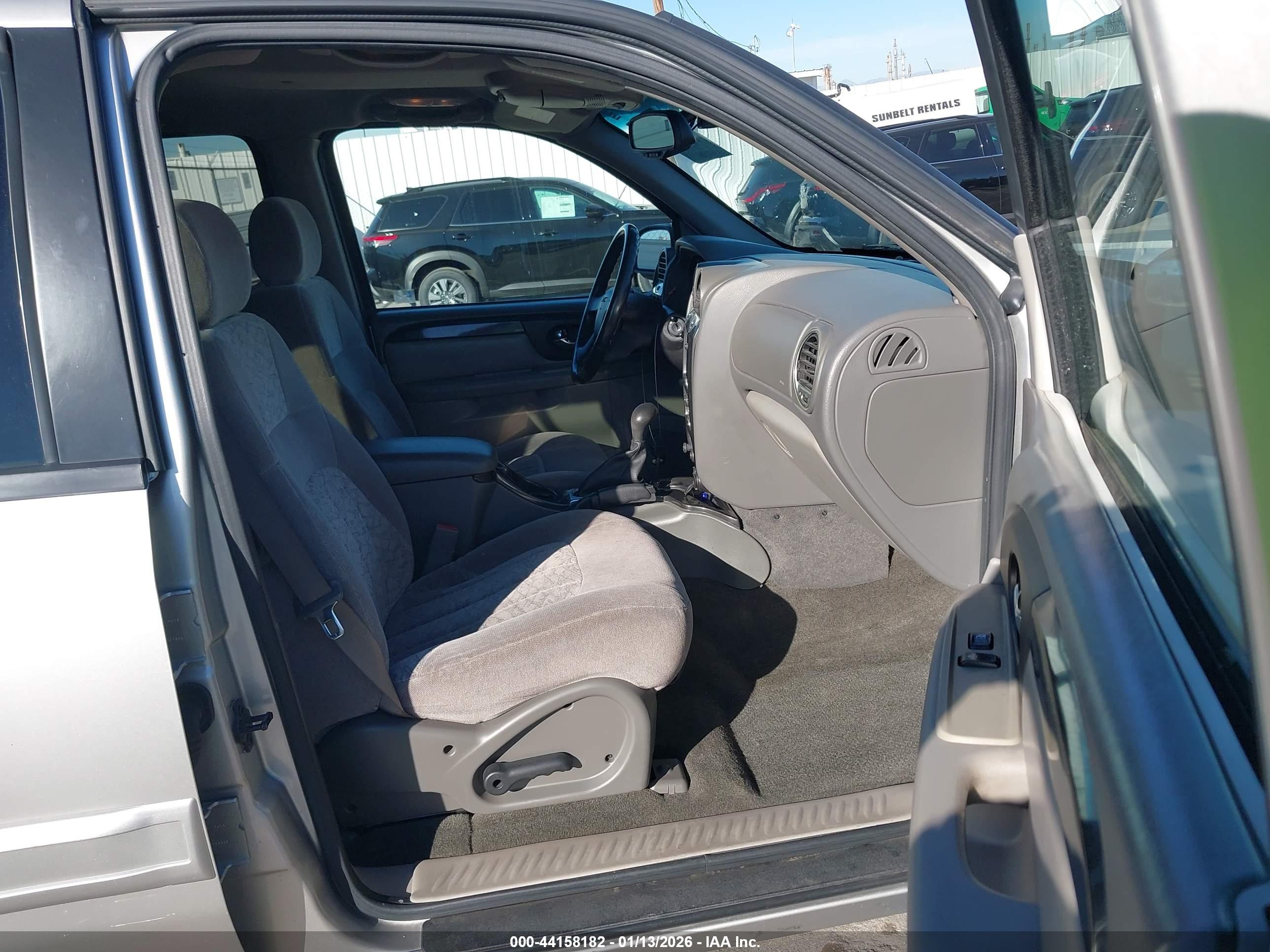 GMC ENVOY image 5