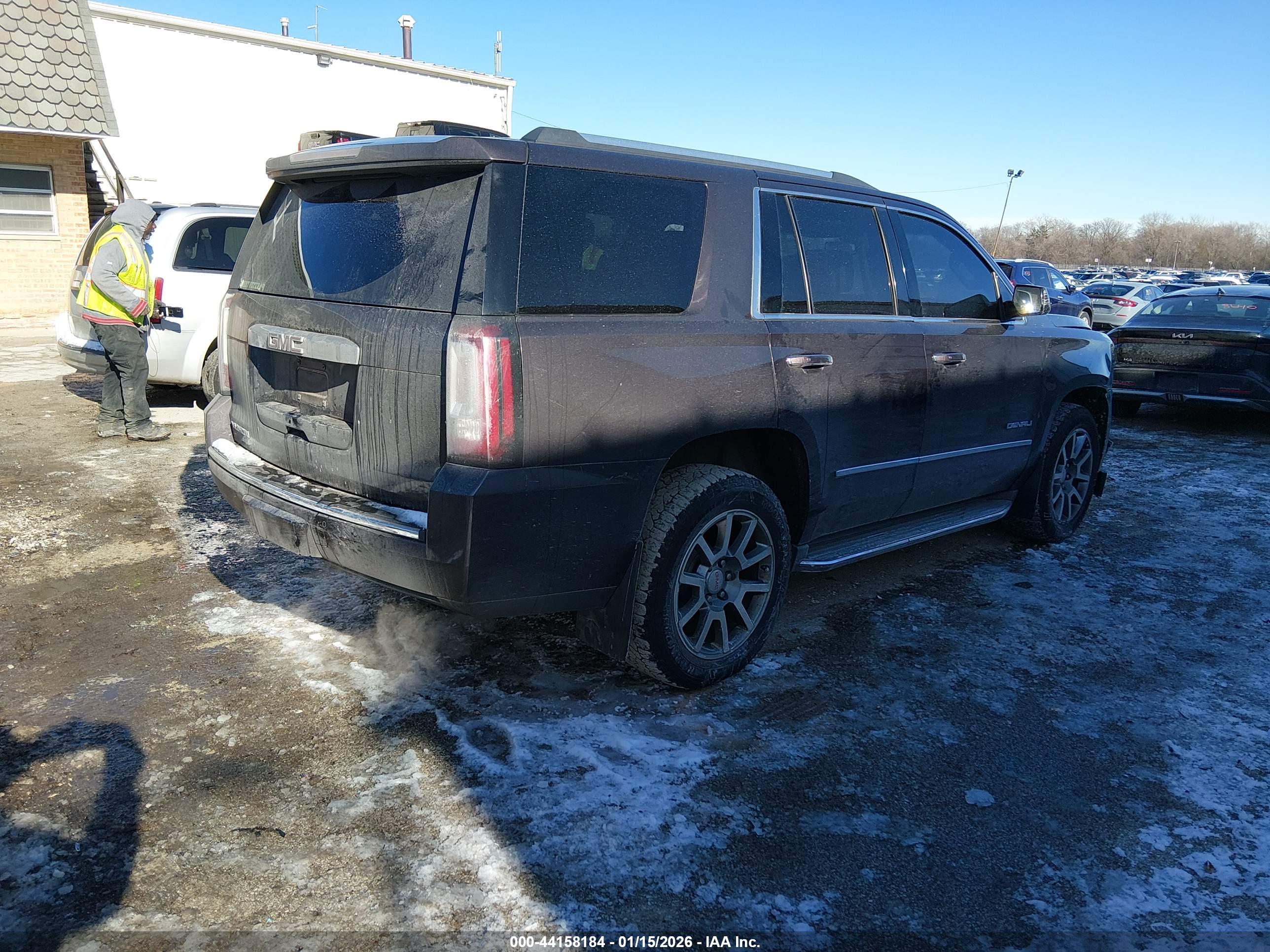 GMC YUKON image 4