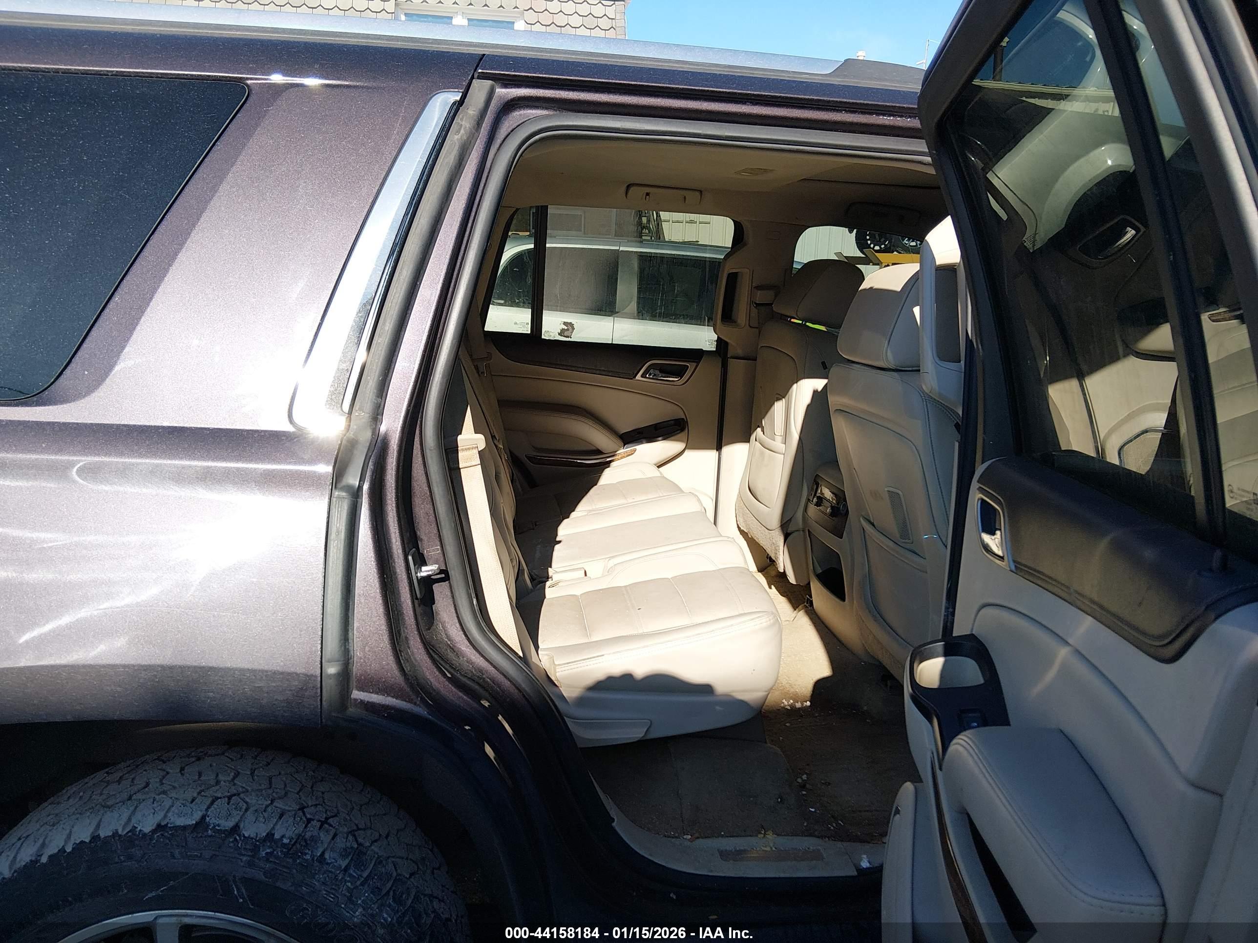 GMC YUKON image 8