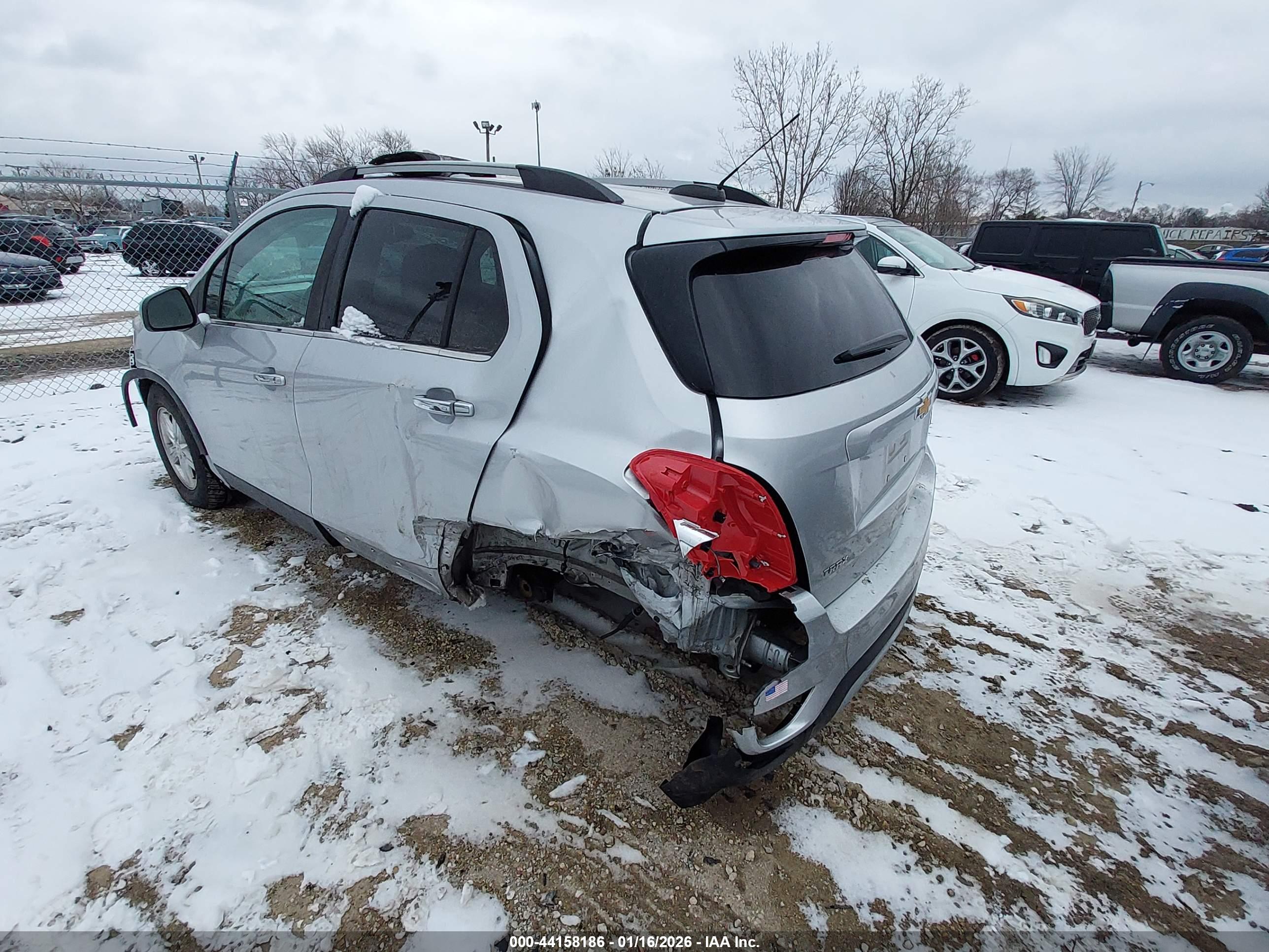 CHEVROLET TRAX image 3