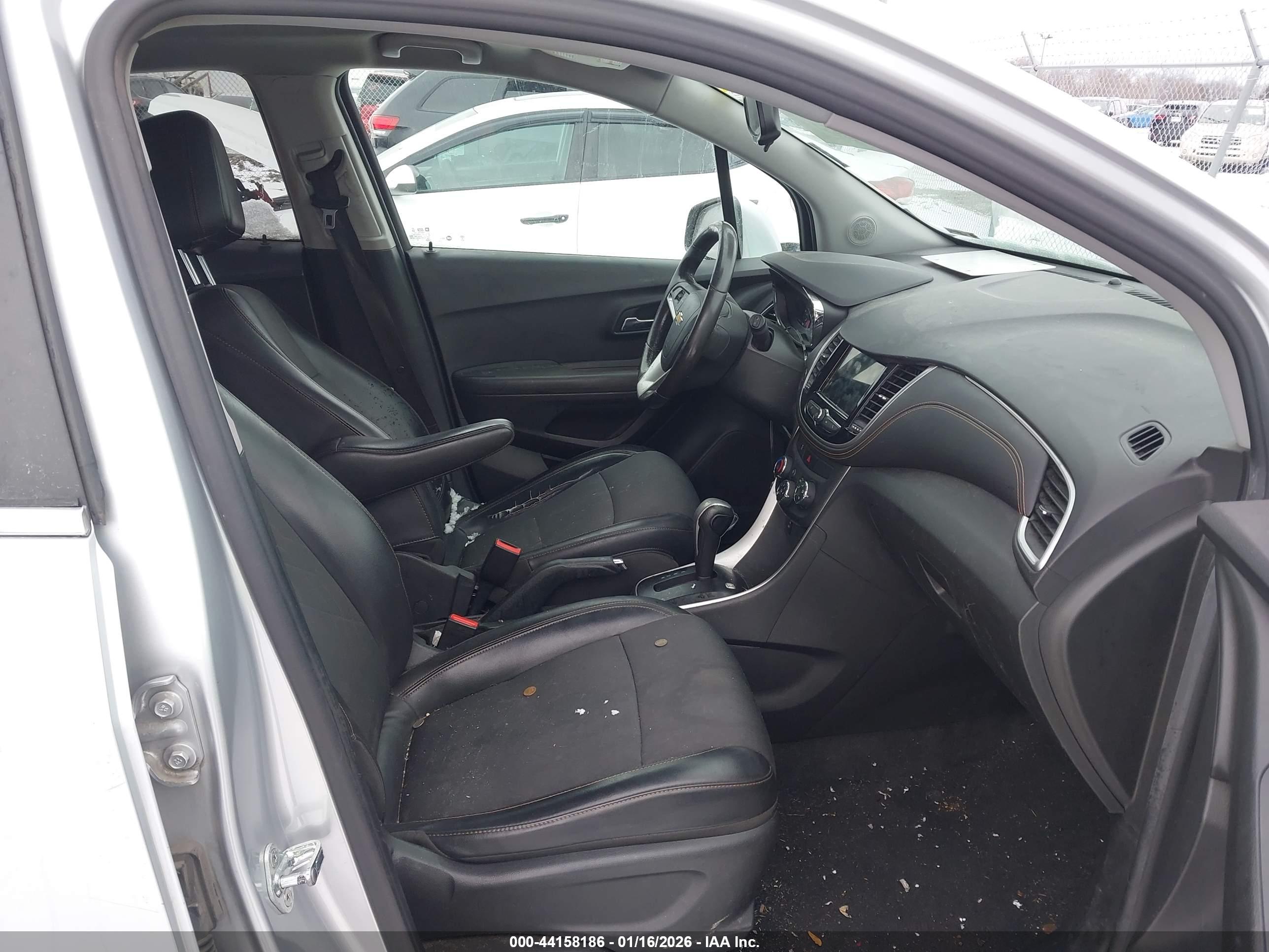 CHEVROLET TRAX image 5