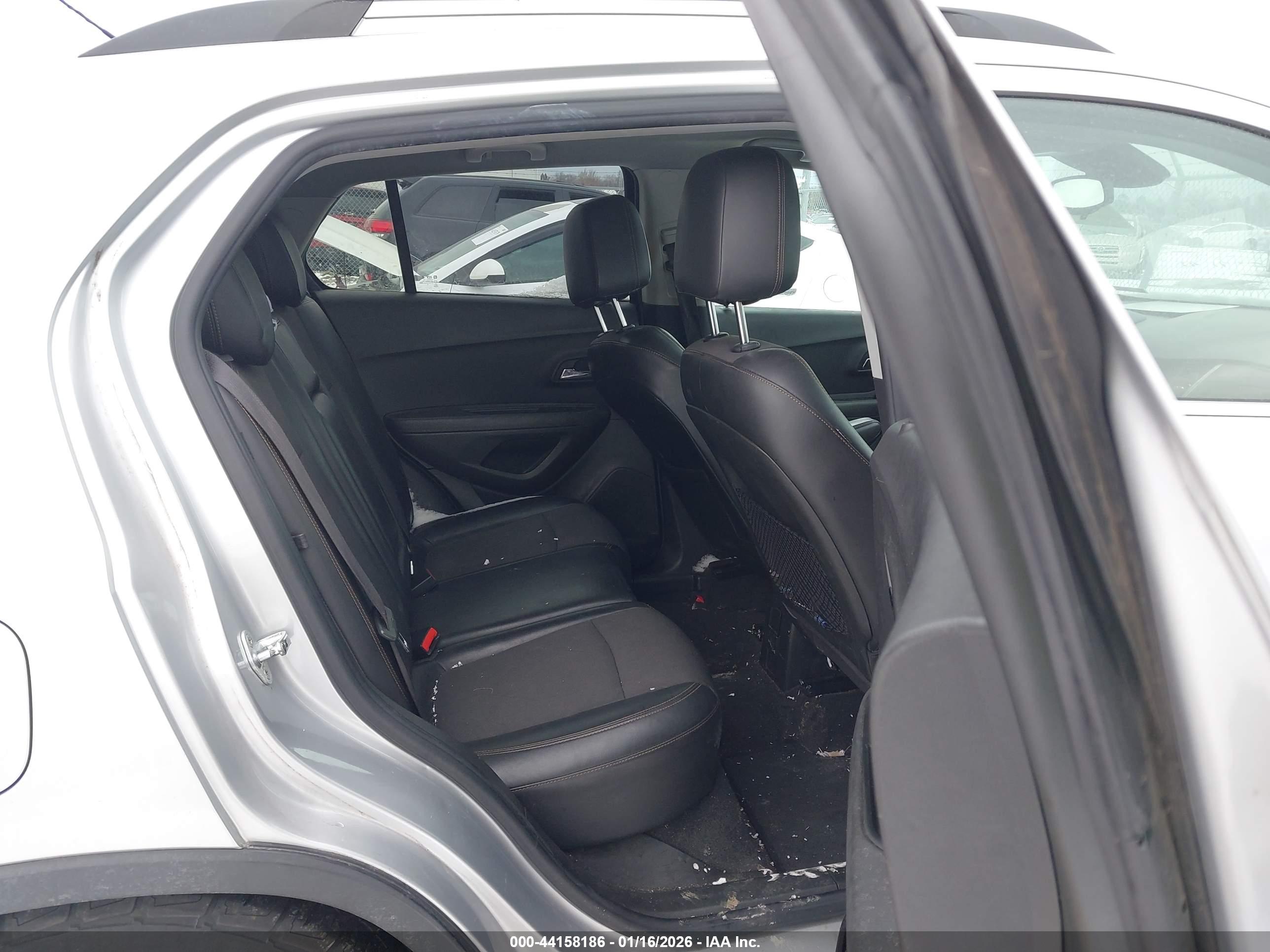 CHEVROLET TRAX image 8