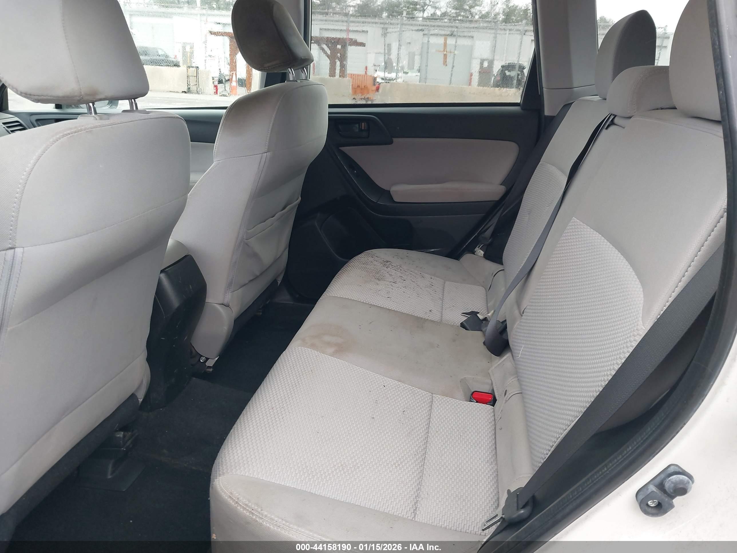 SUBARU FORESTER image 8