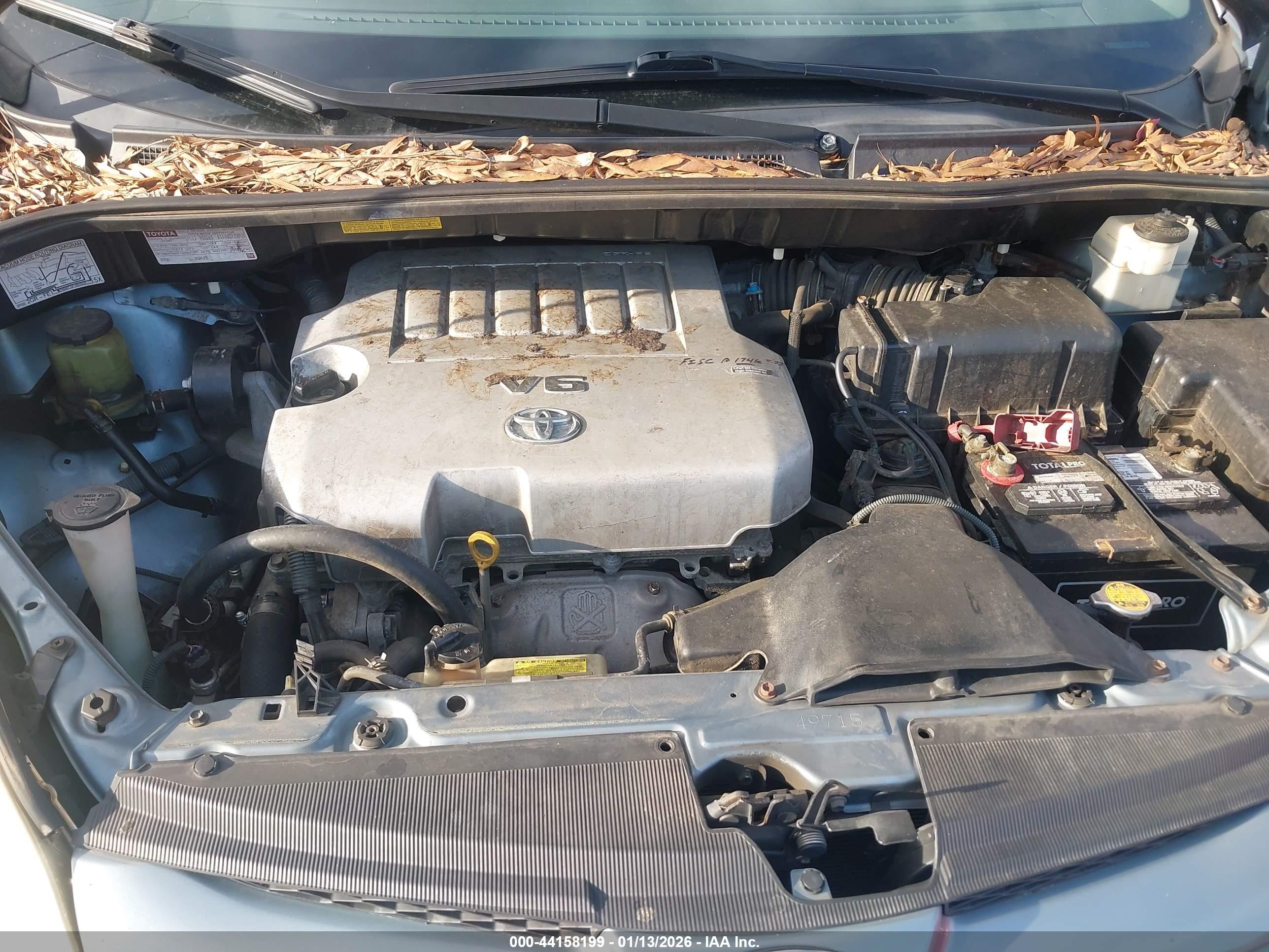 TOYOTA SIENNA image 10