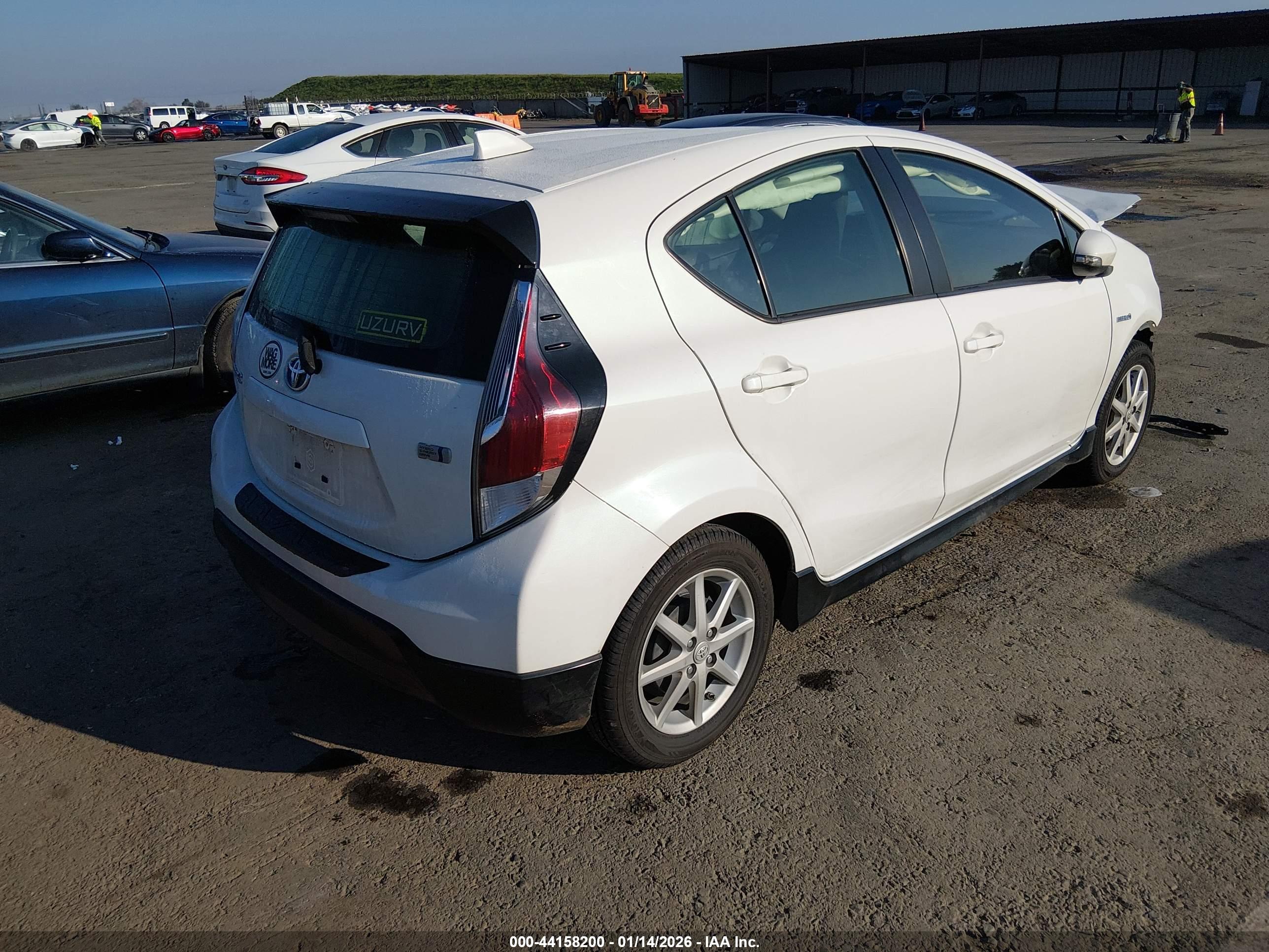 TOYOTA PRIUS image 4