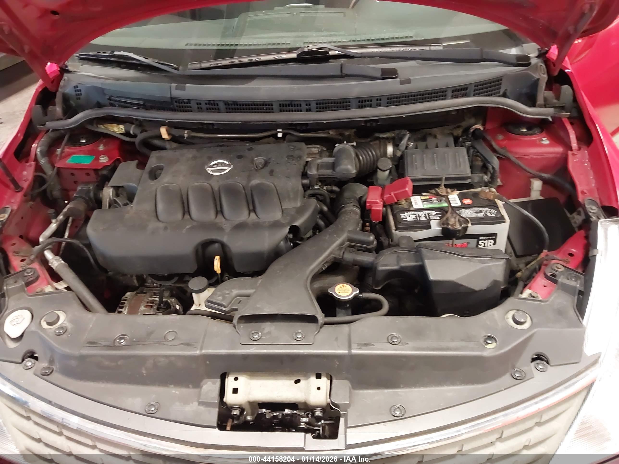 NISSAN VERSA image 10