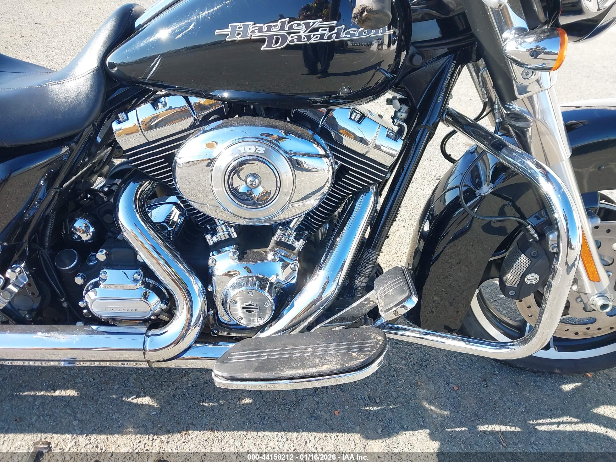 HARLEY-DAVIDSON FLHX image 8