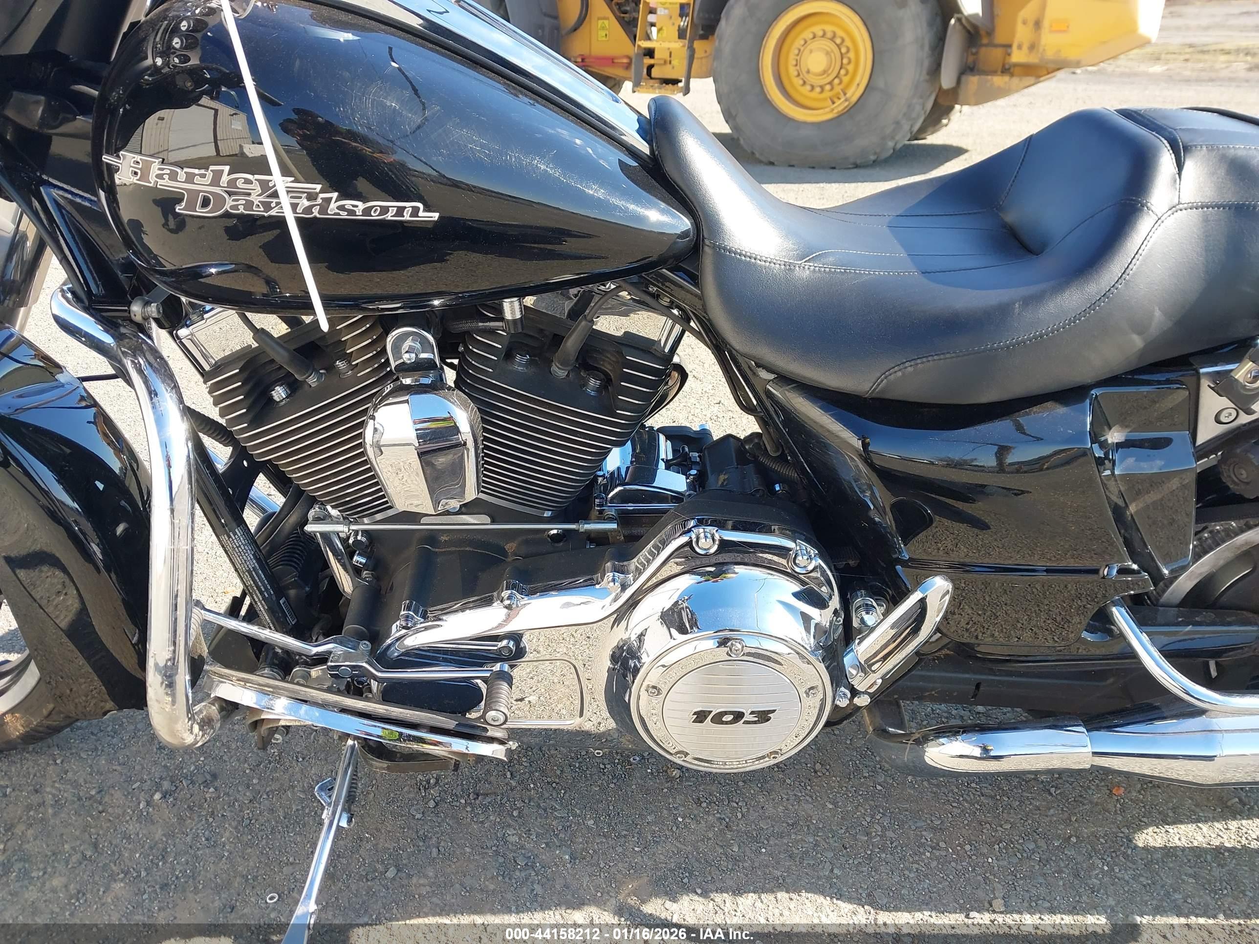 HARLEY-DAVIDSON FLHX image 9