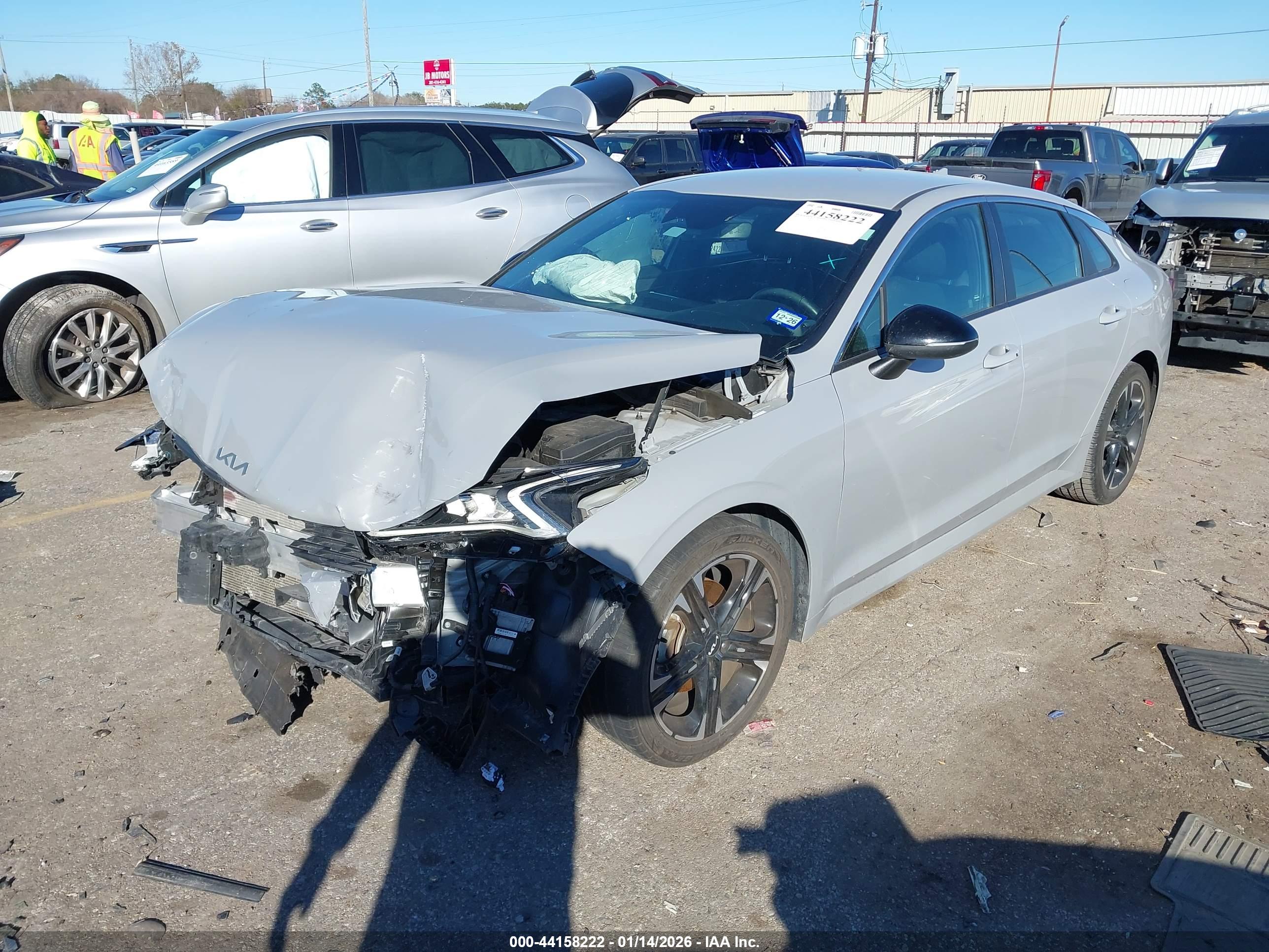 KIA K5 image 2