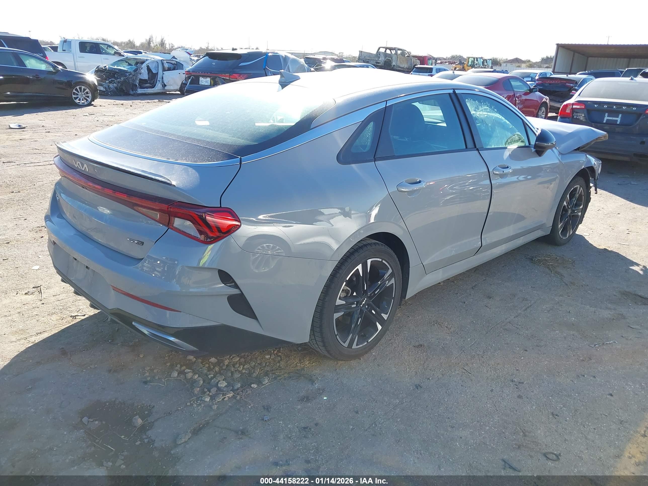 KIA K5 image 4