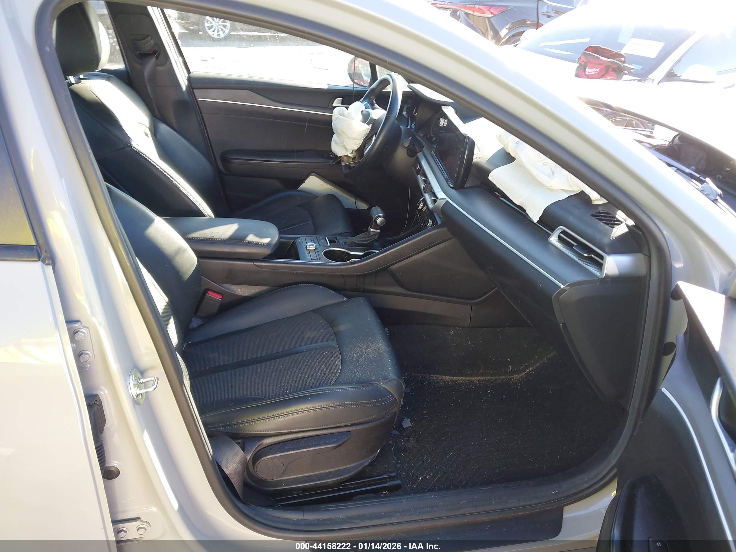 KIA K5 image 5
