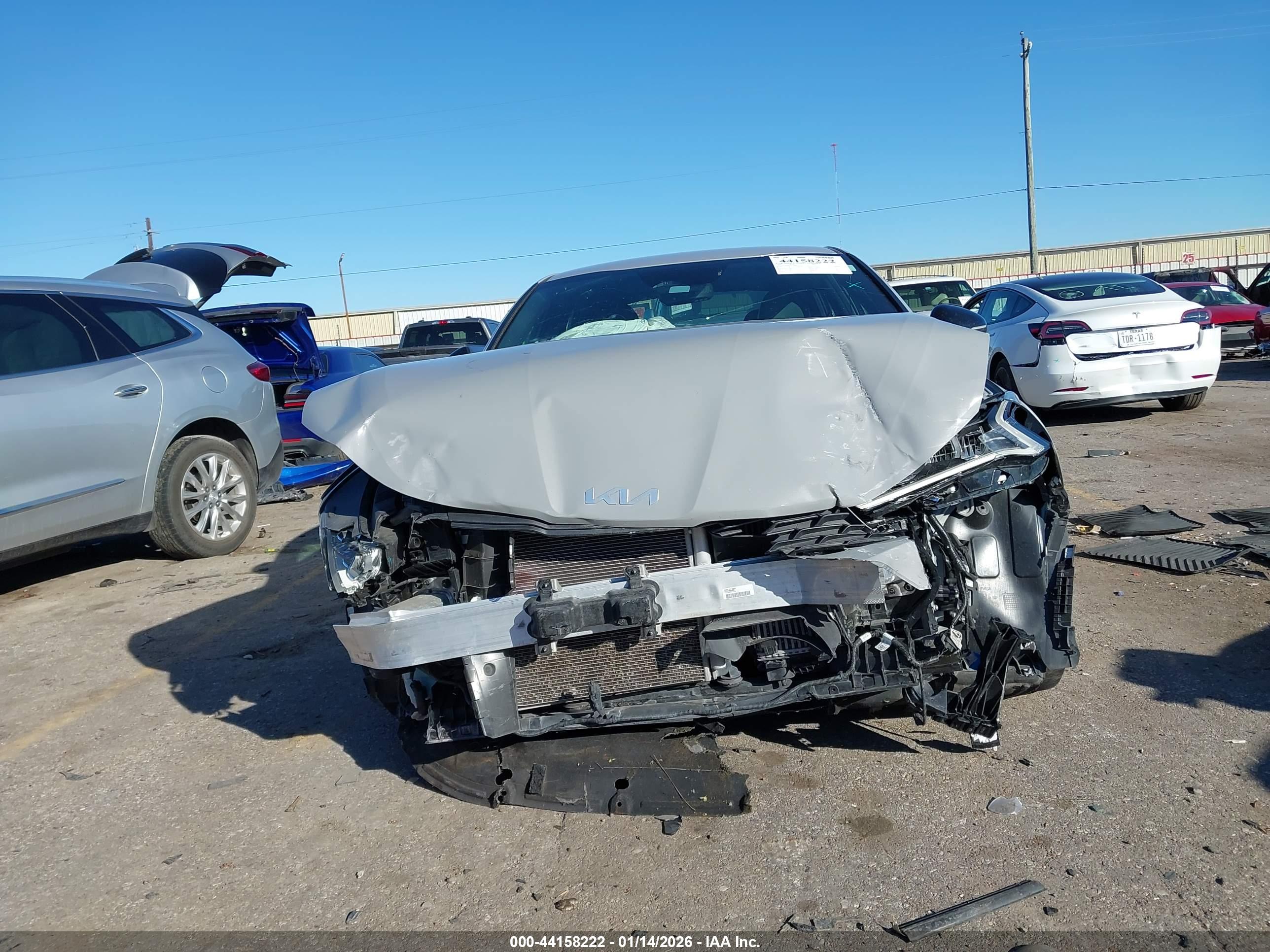 KIA K5 image 6