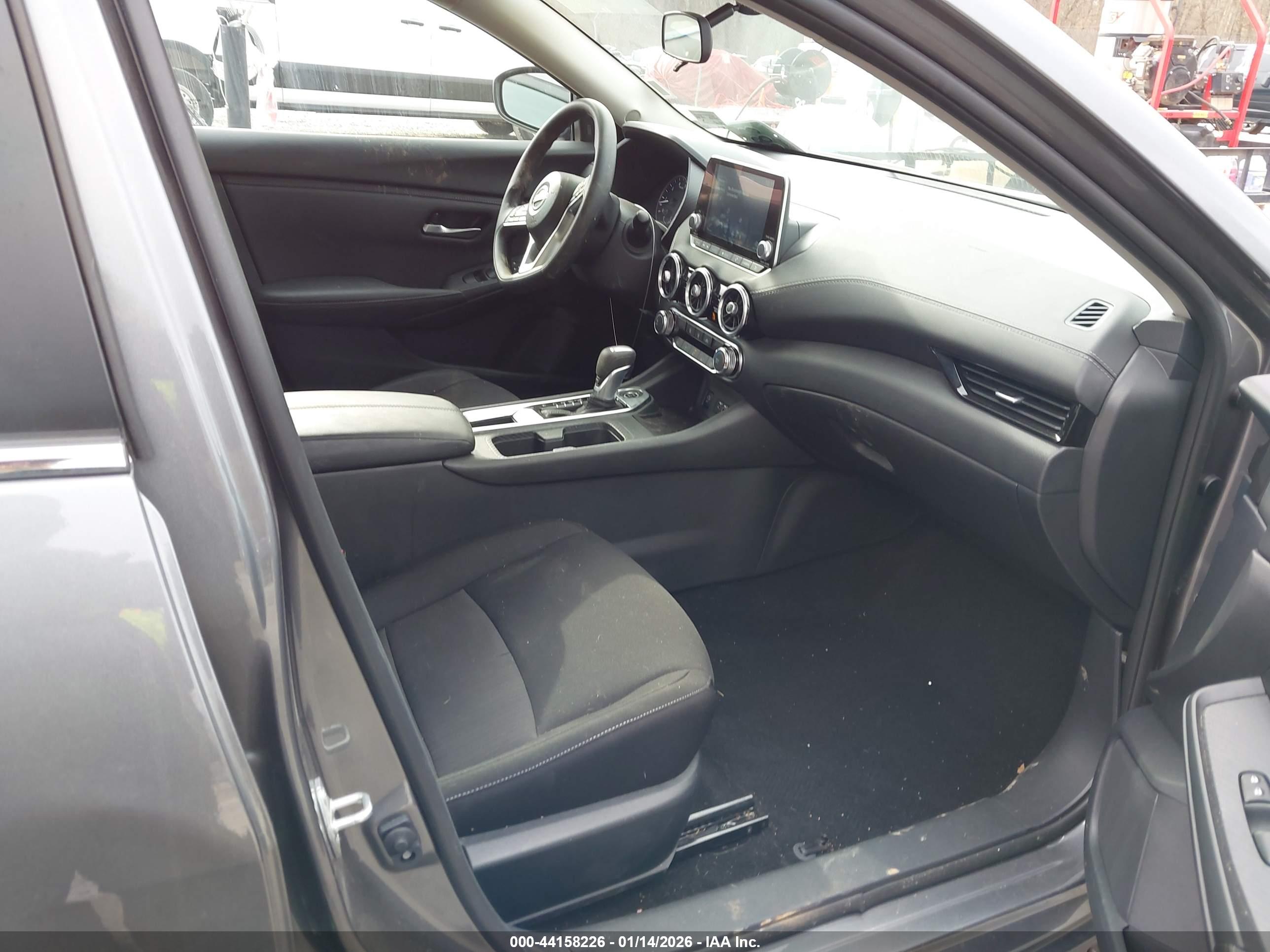 NISSAN SENTRA image 5