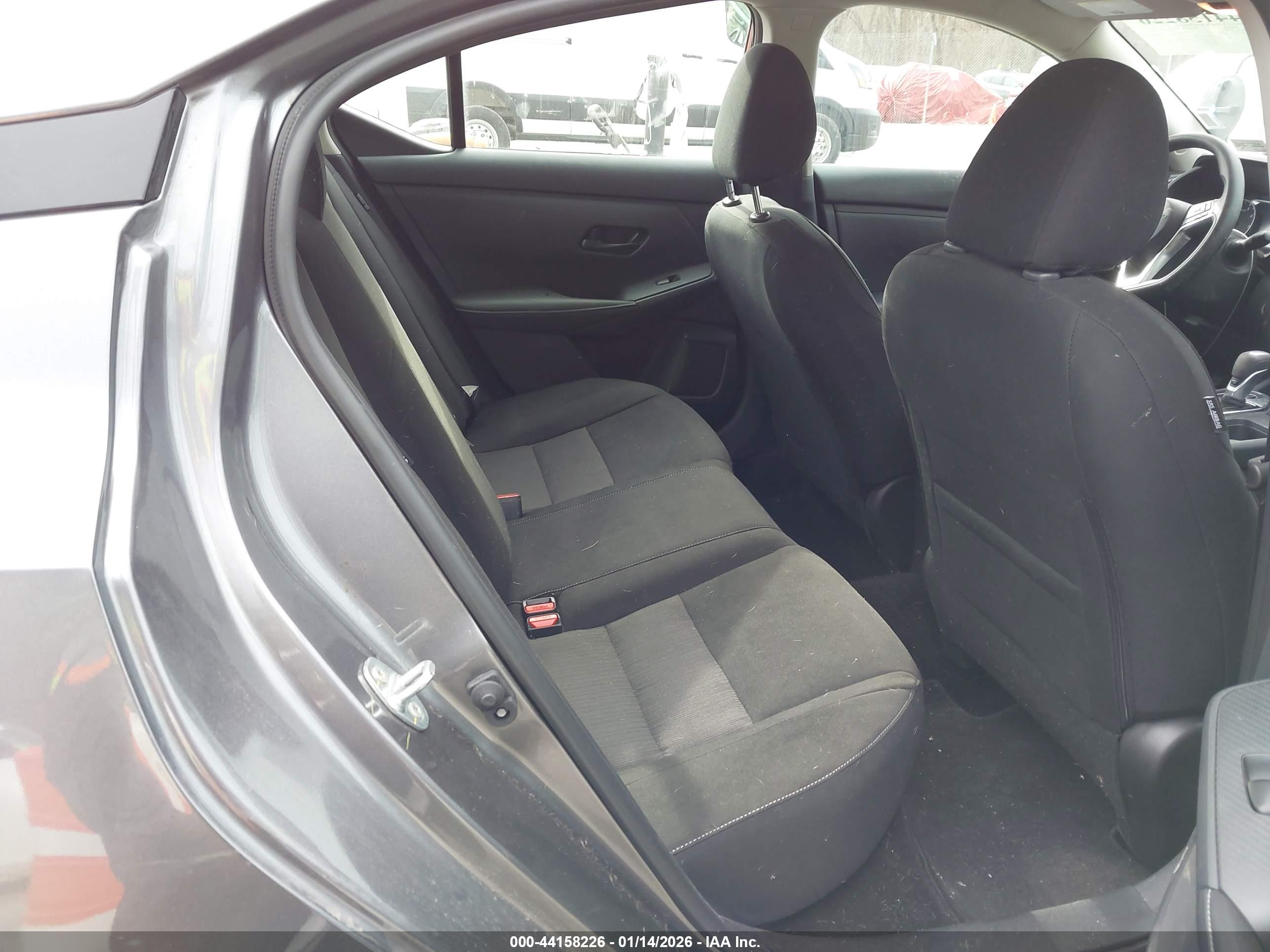NISSAN SENTRA image 8