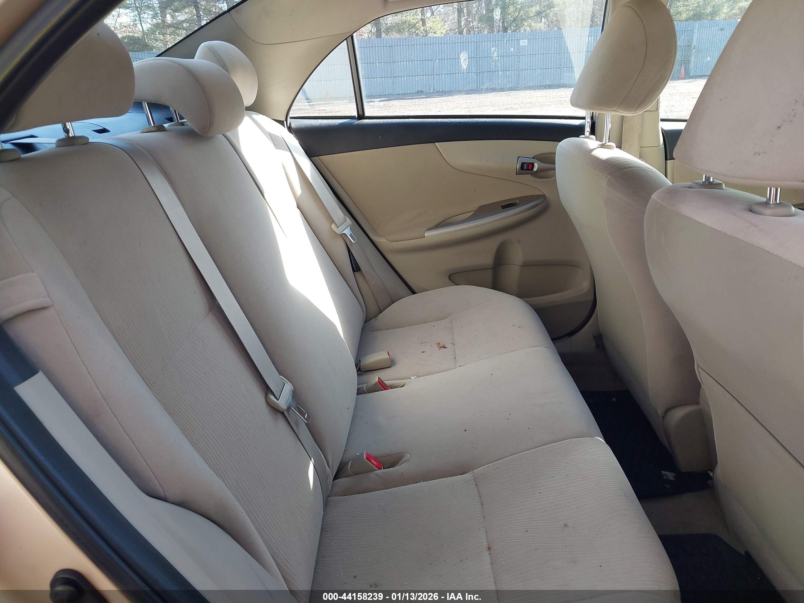 TOYOTA COROLLA image 8