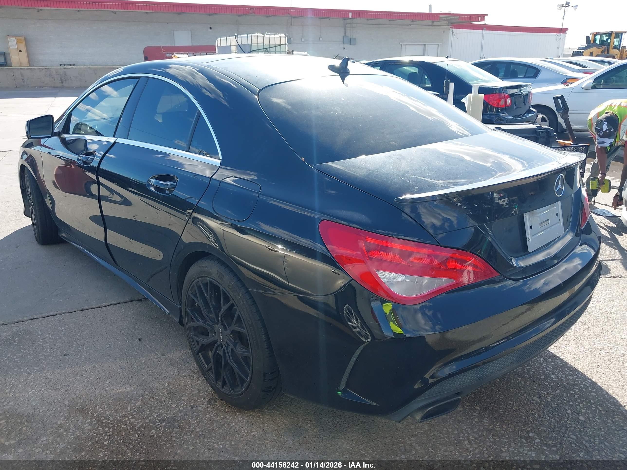 MERCEDES-BENZ CLA image 3