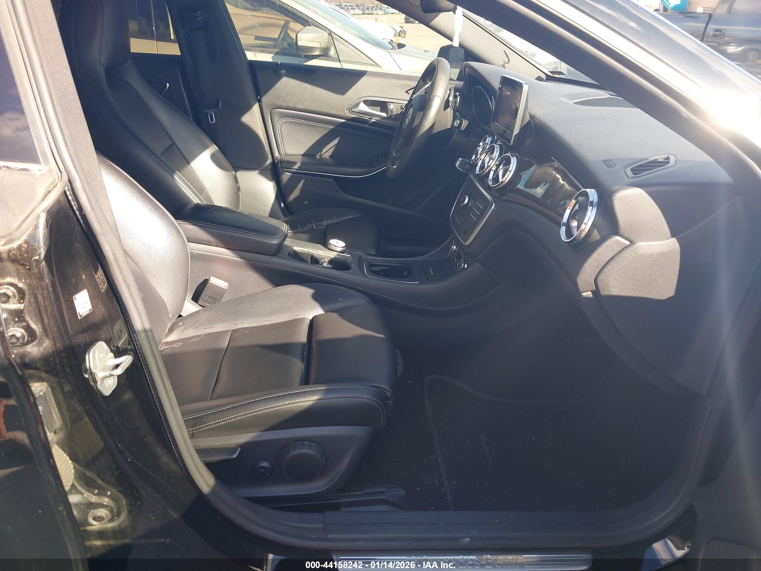 MERCEDES-BENZ CLA image 5