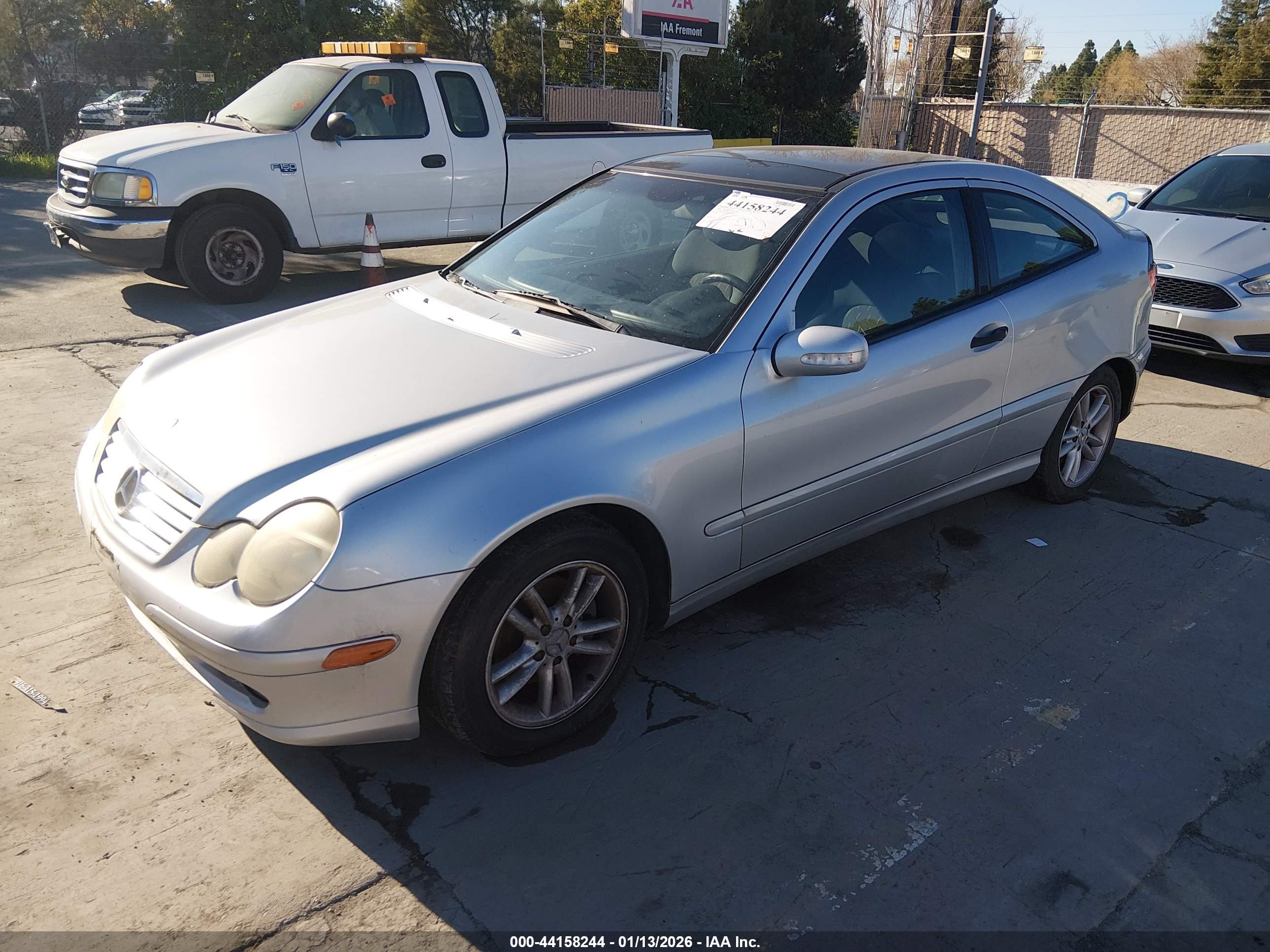 MERCEDES-BENZ C image 2