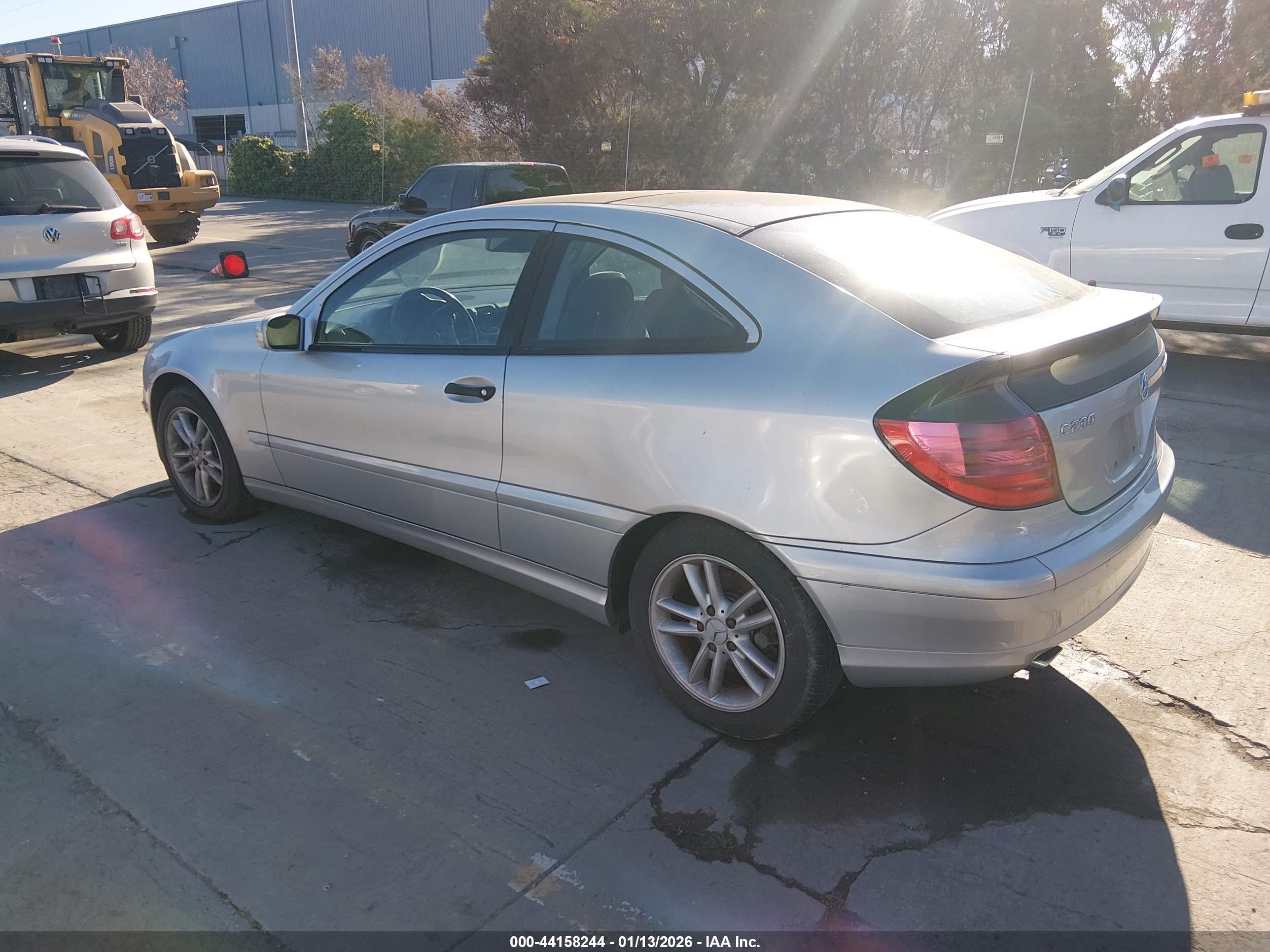 MERCEDES-BENZ C image 3