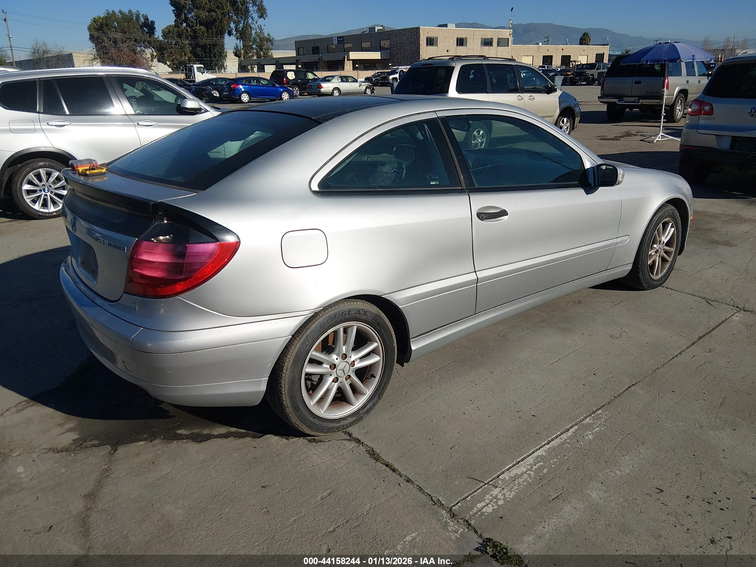 MERCEDES-BENZ C image 4