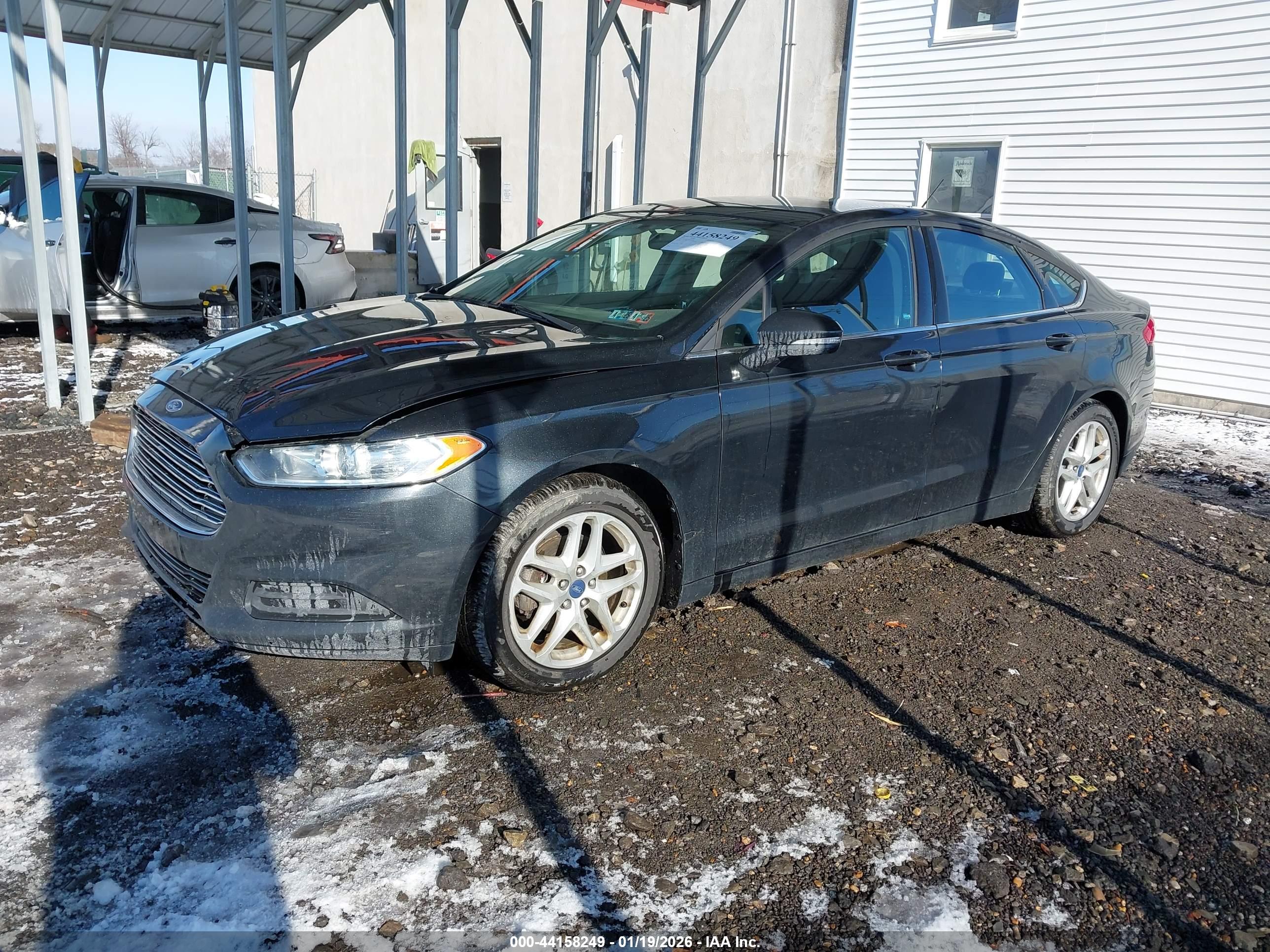 FORD FUSION image 2