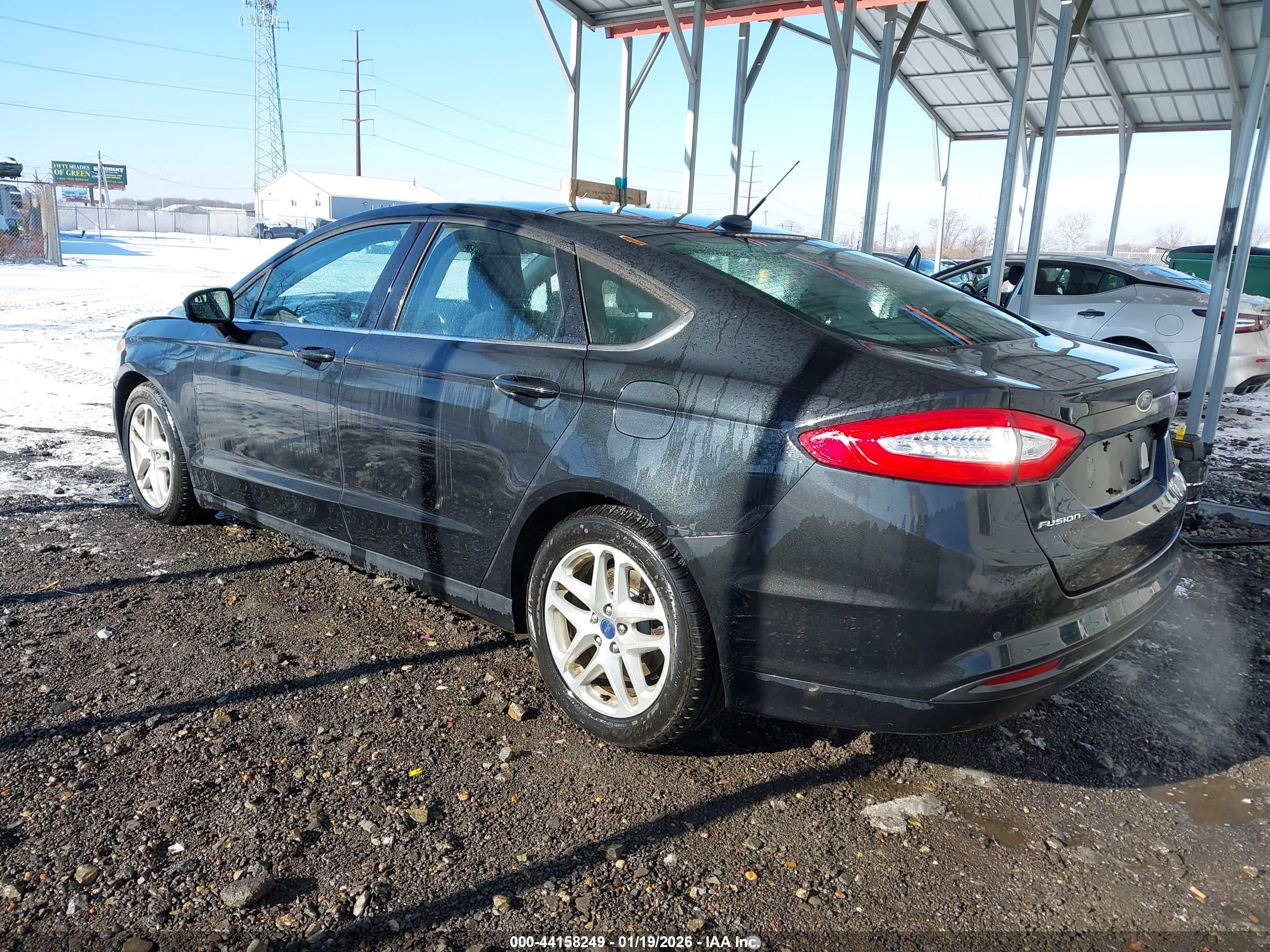 FORD FUSION image 3