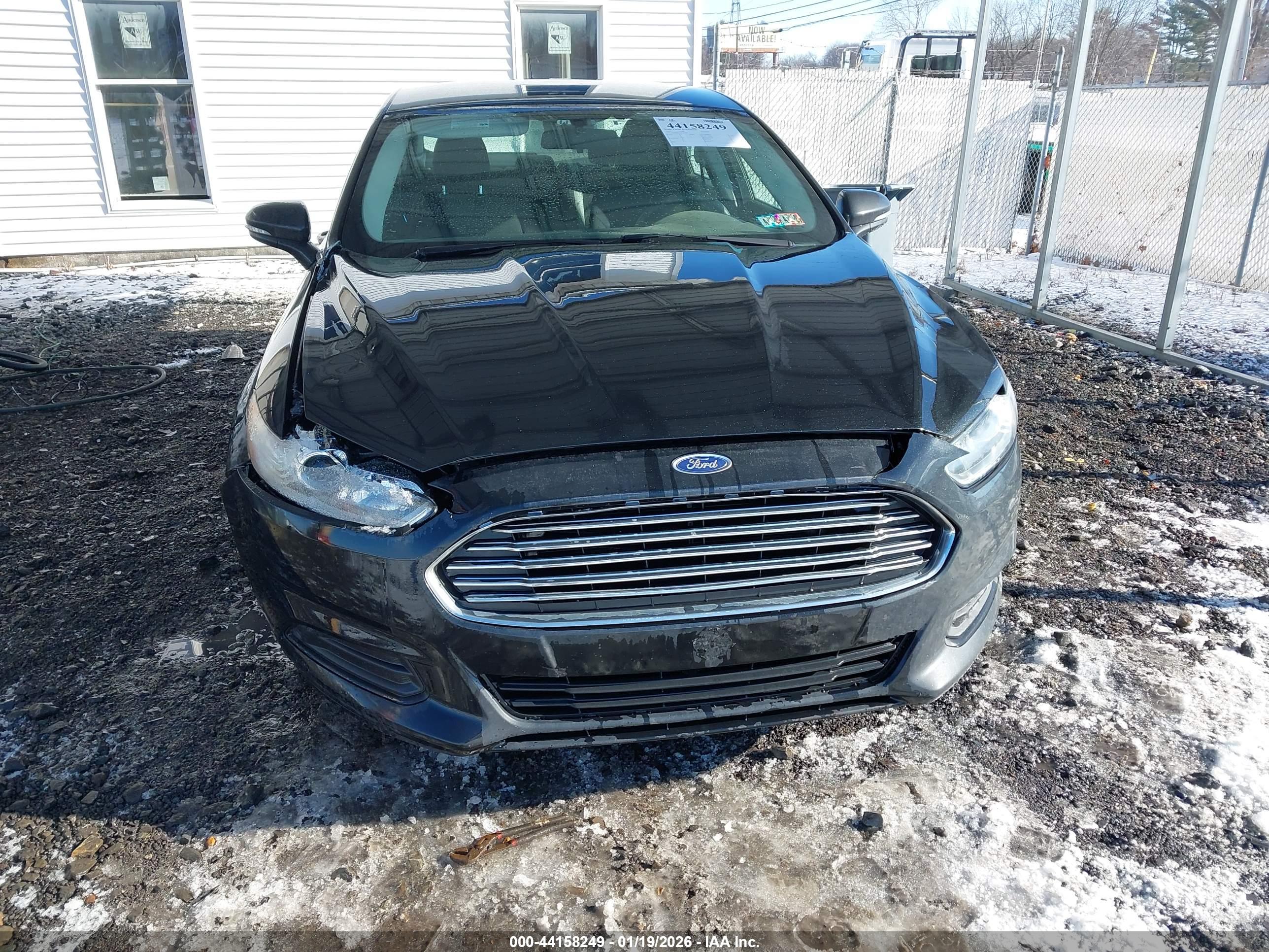 FORD FUSION image 6