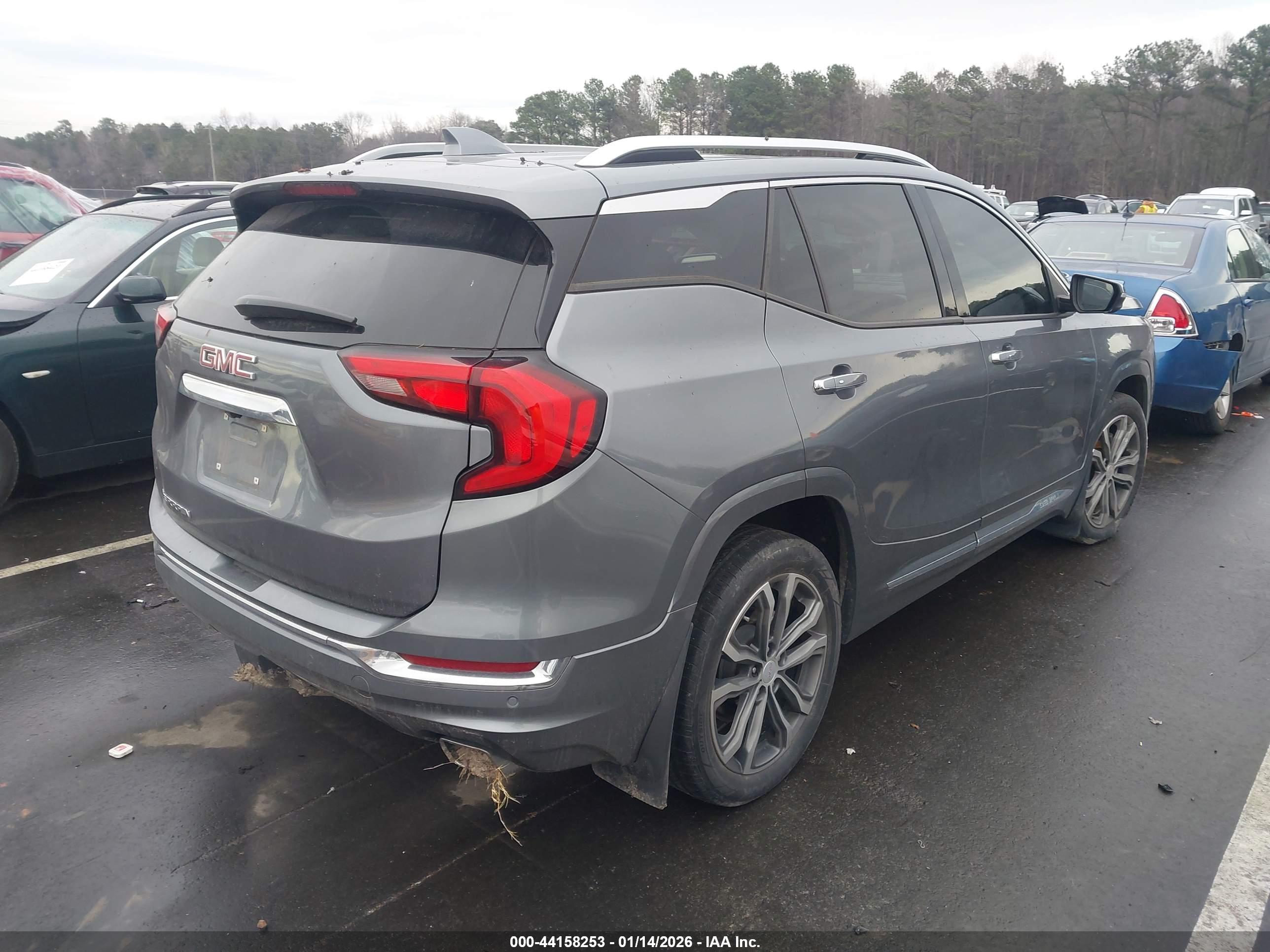 GMC TERRAIN image 4
