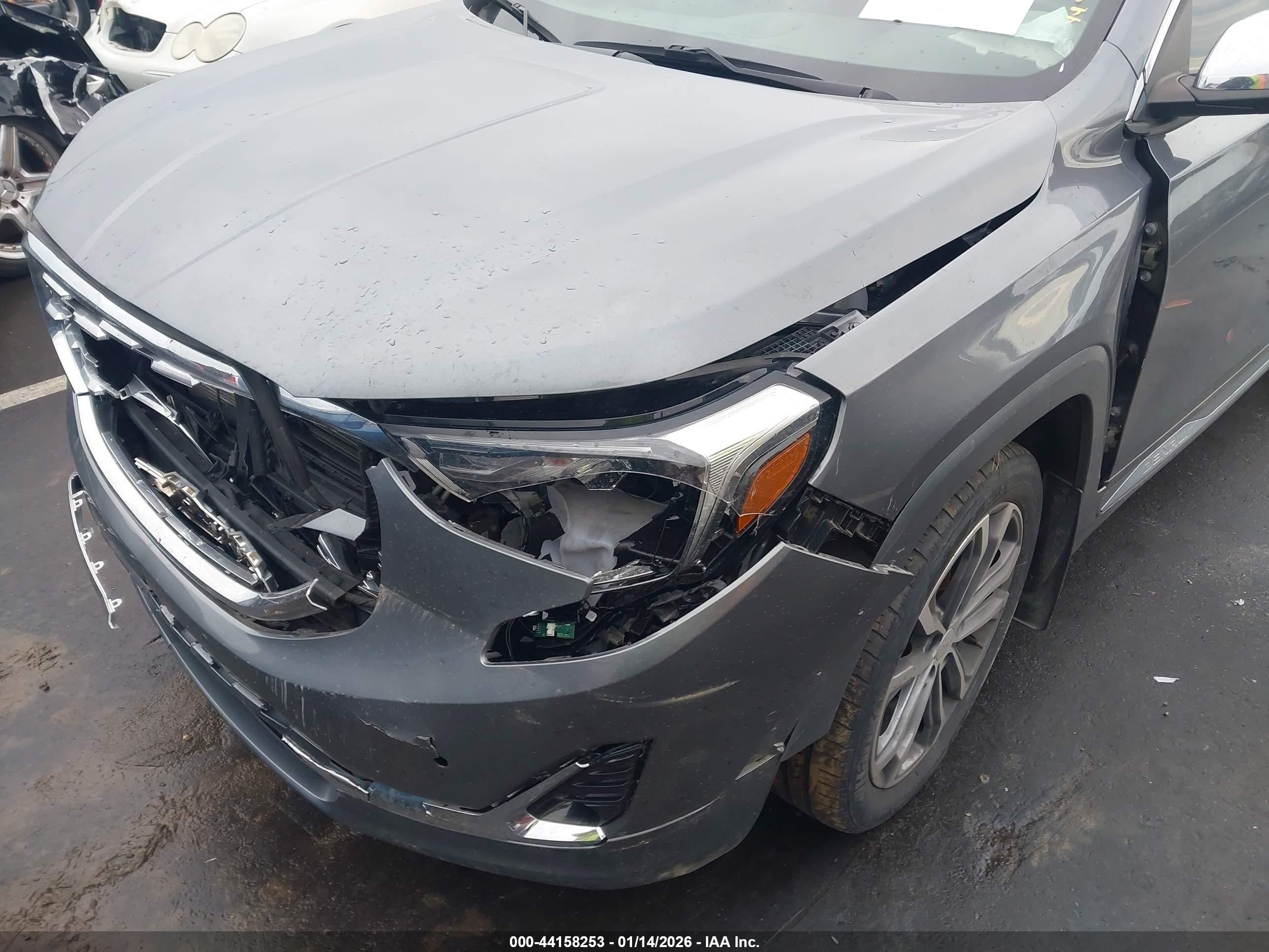 GMC TERRAIN image 6