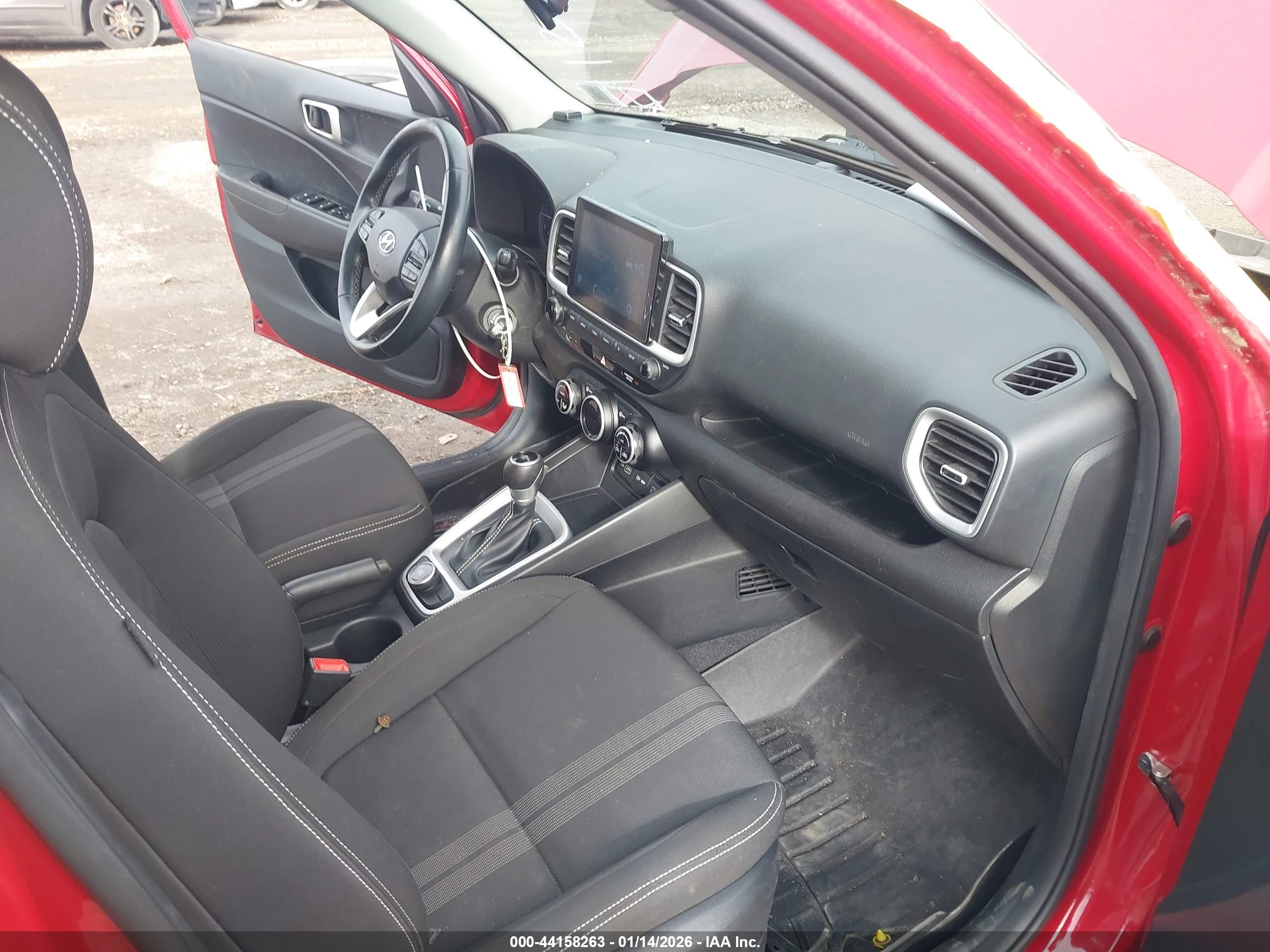 HYUNDAI VENUE image 5