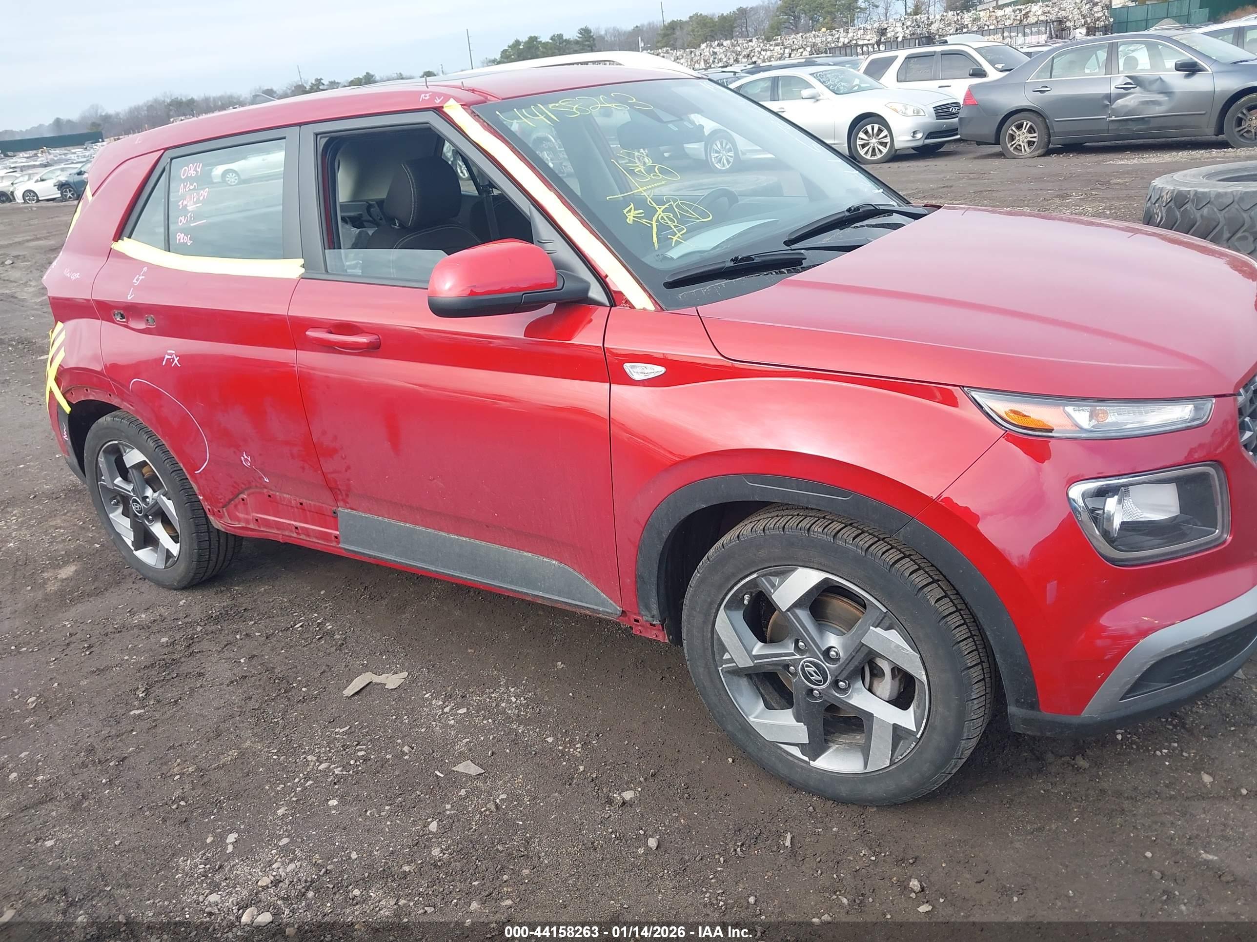 HYUNDAI VENUE image 6