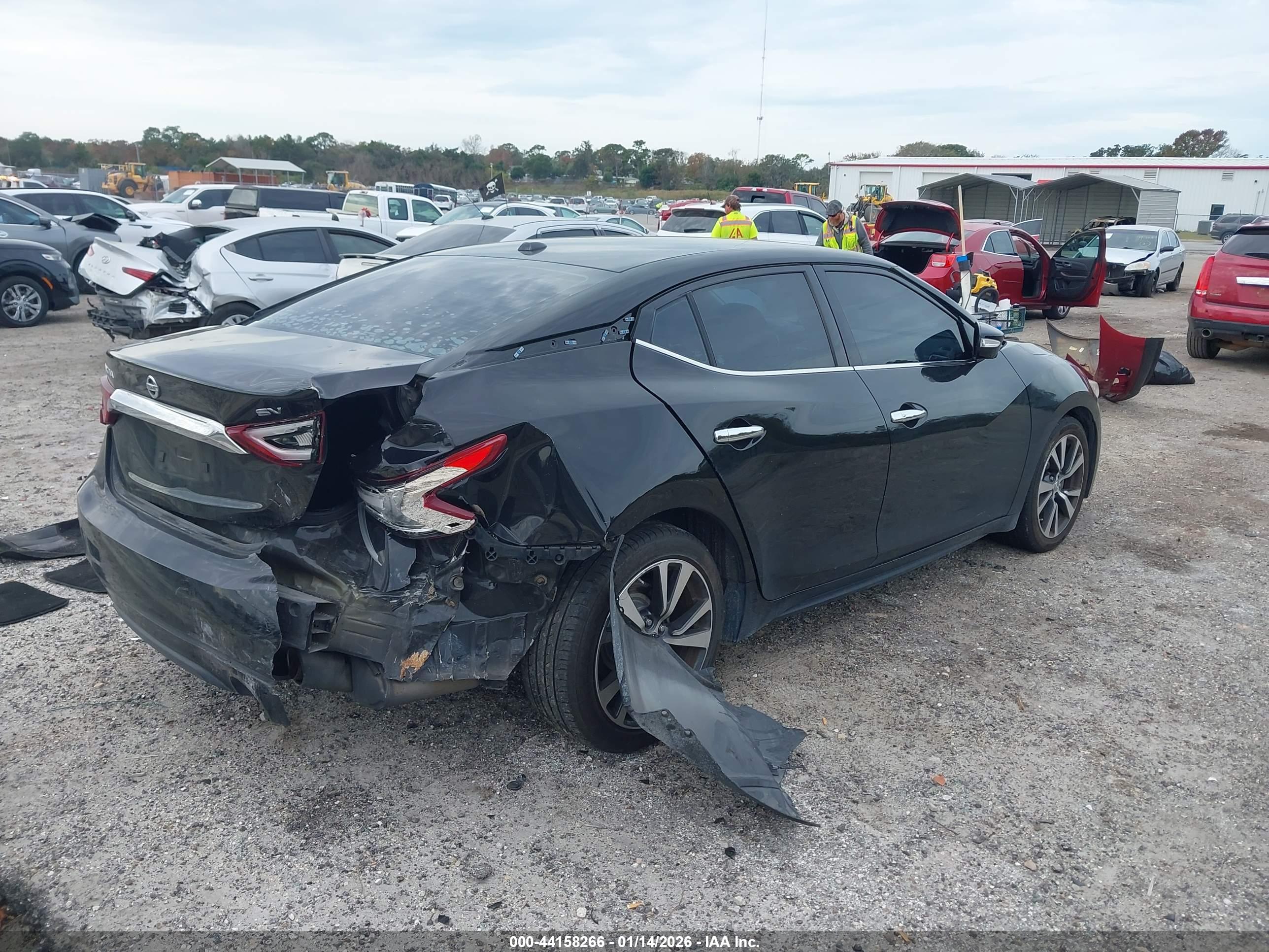 NISSAN MAXIMA image 4