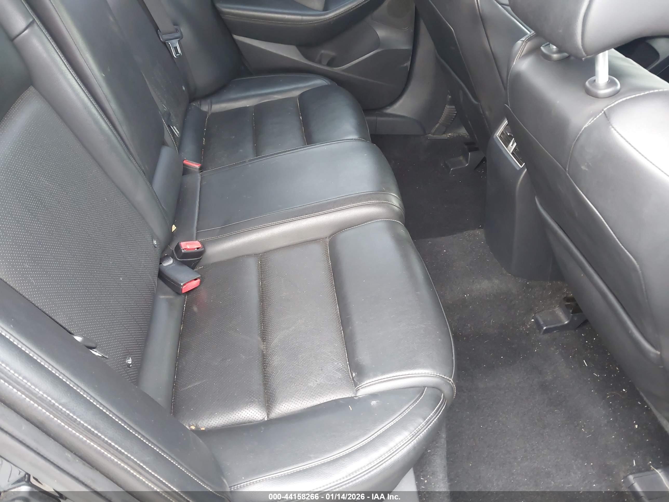 NISSAN MAXIMA image 8