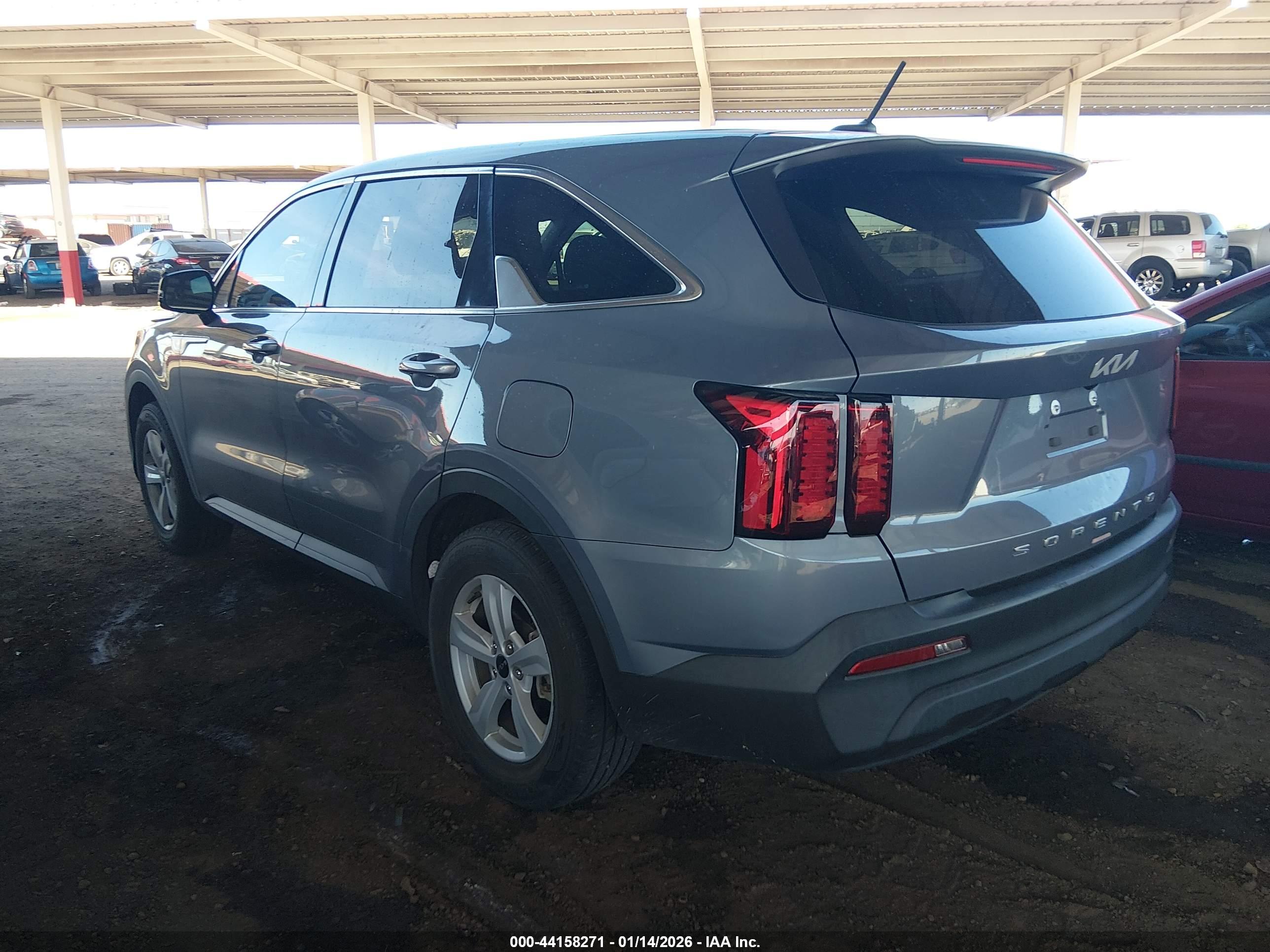 KIA SORENTO image 3