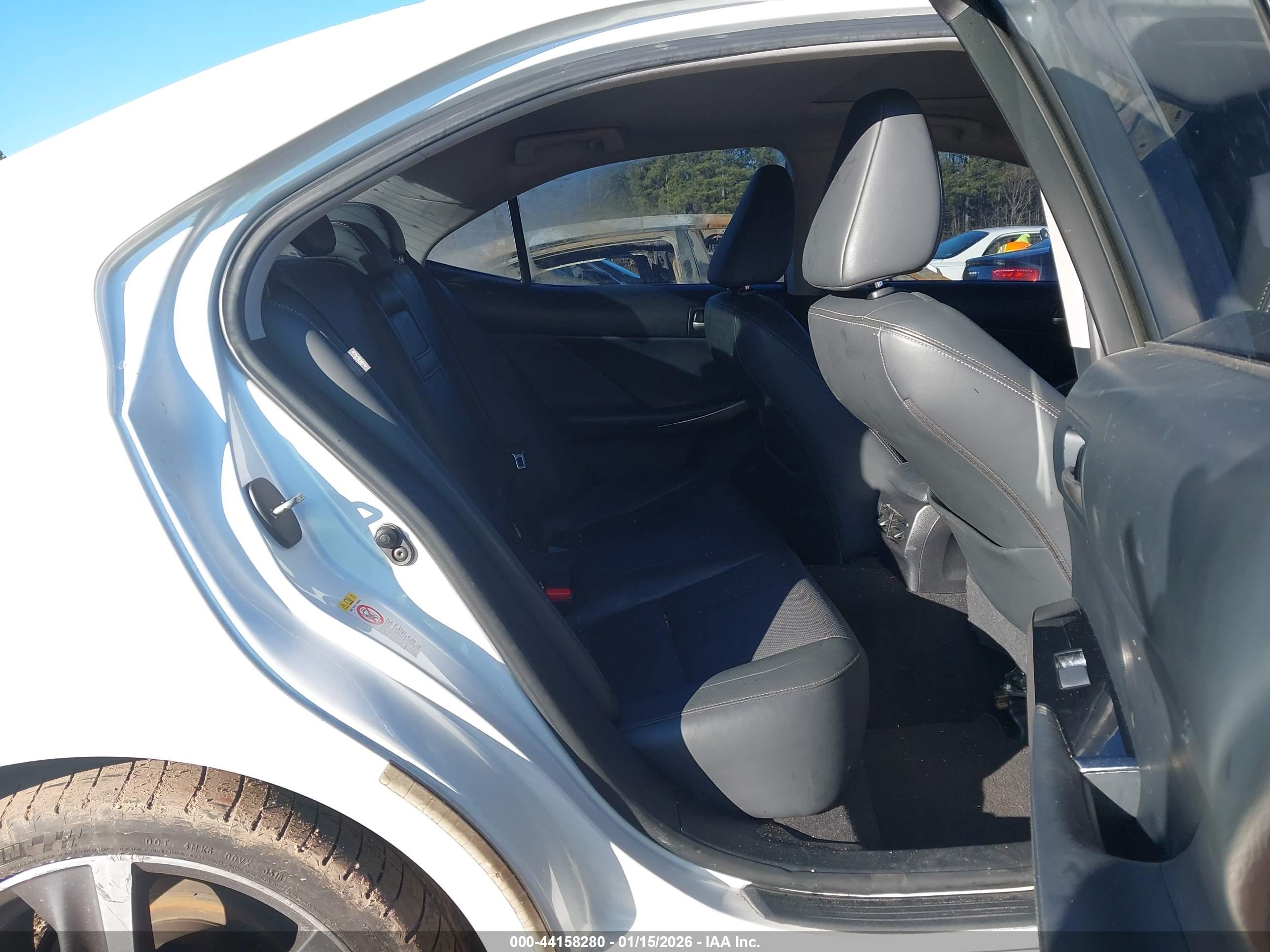 LEXUS IS image 8