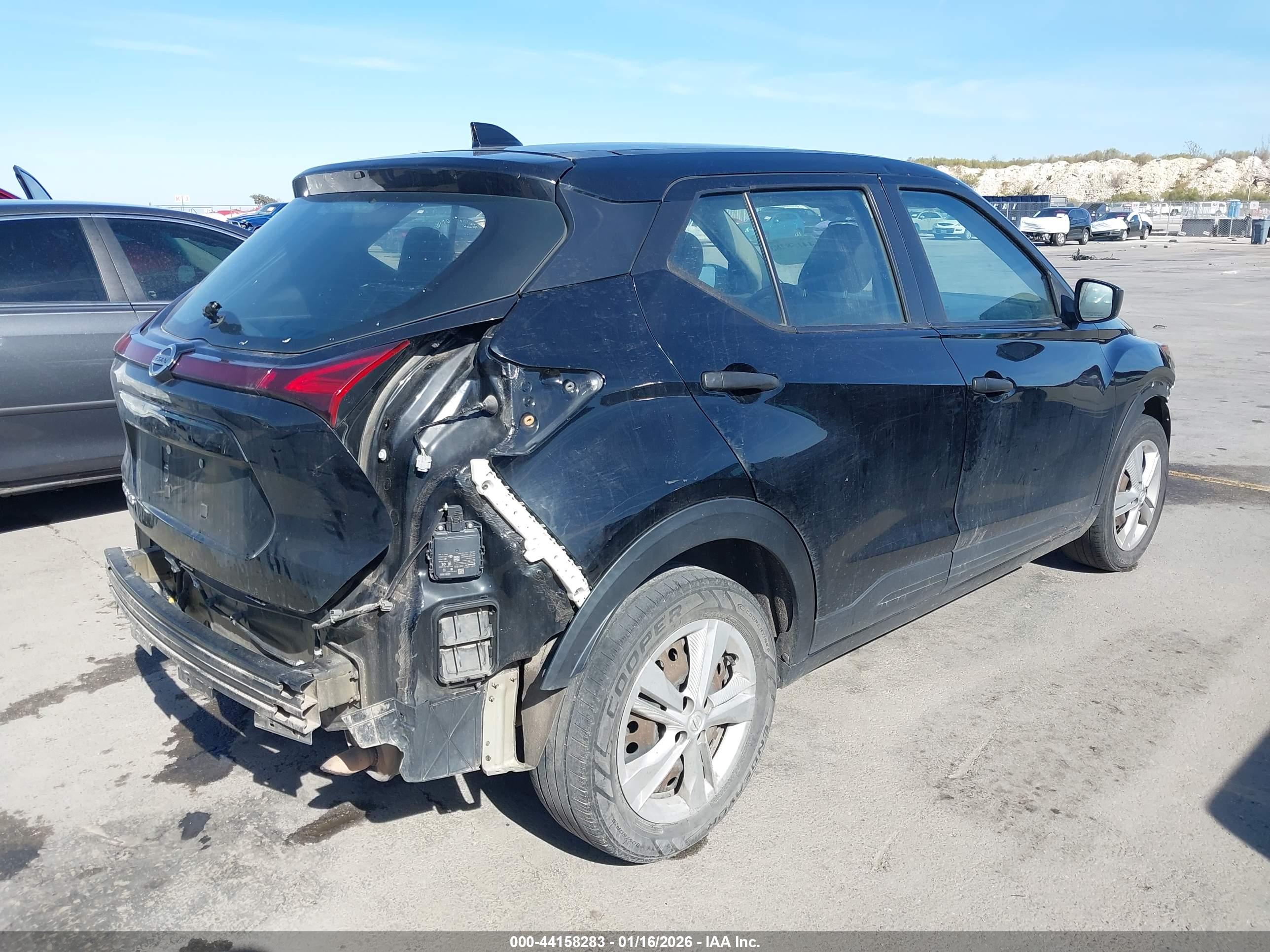 NISSAN KICKS image 4