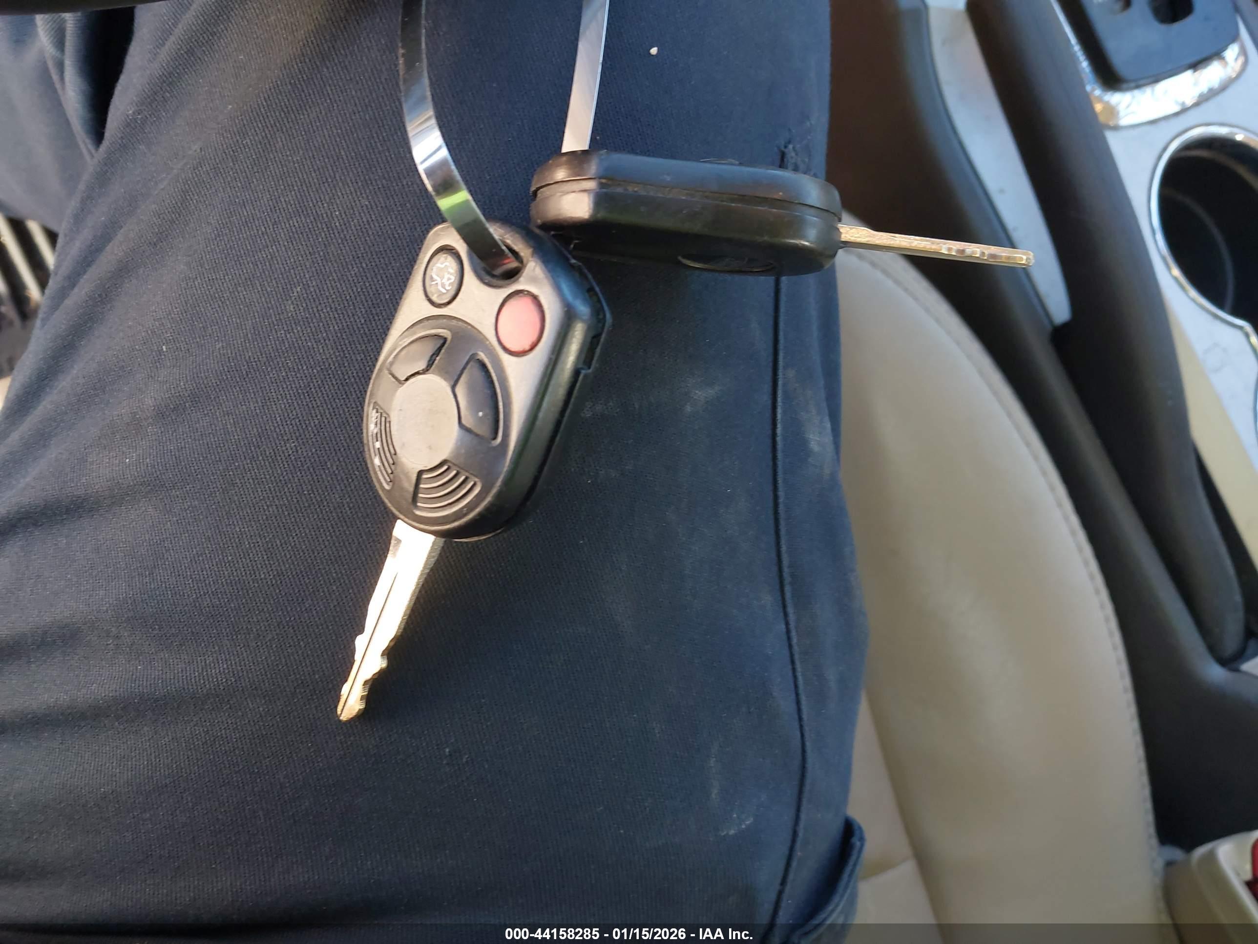 FORD FUSION image 11