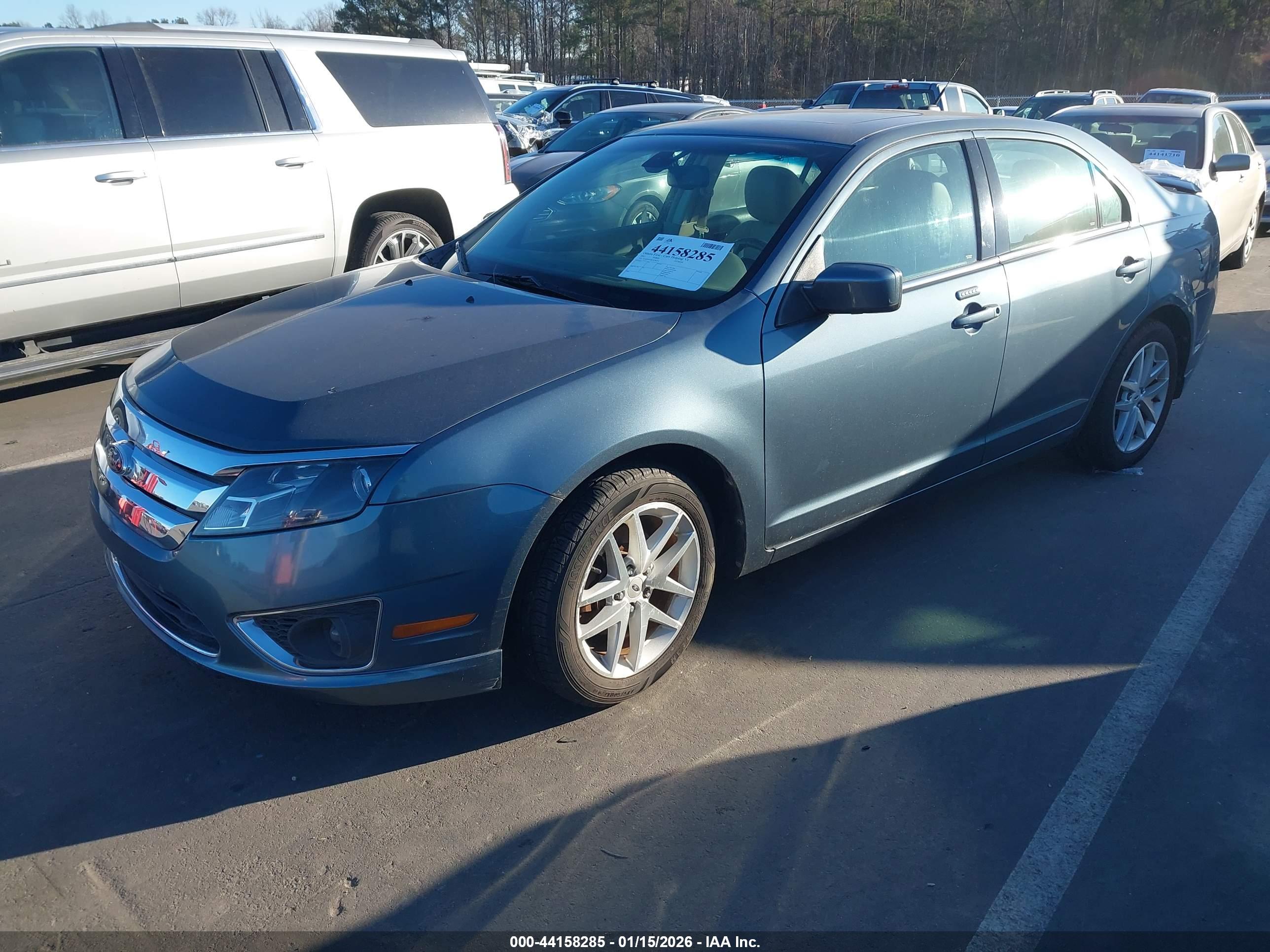 FORD FUSION image 2