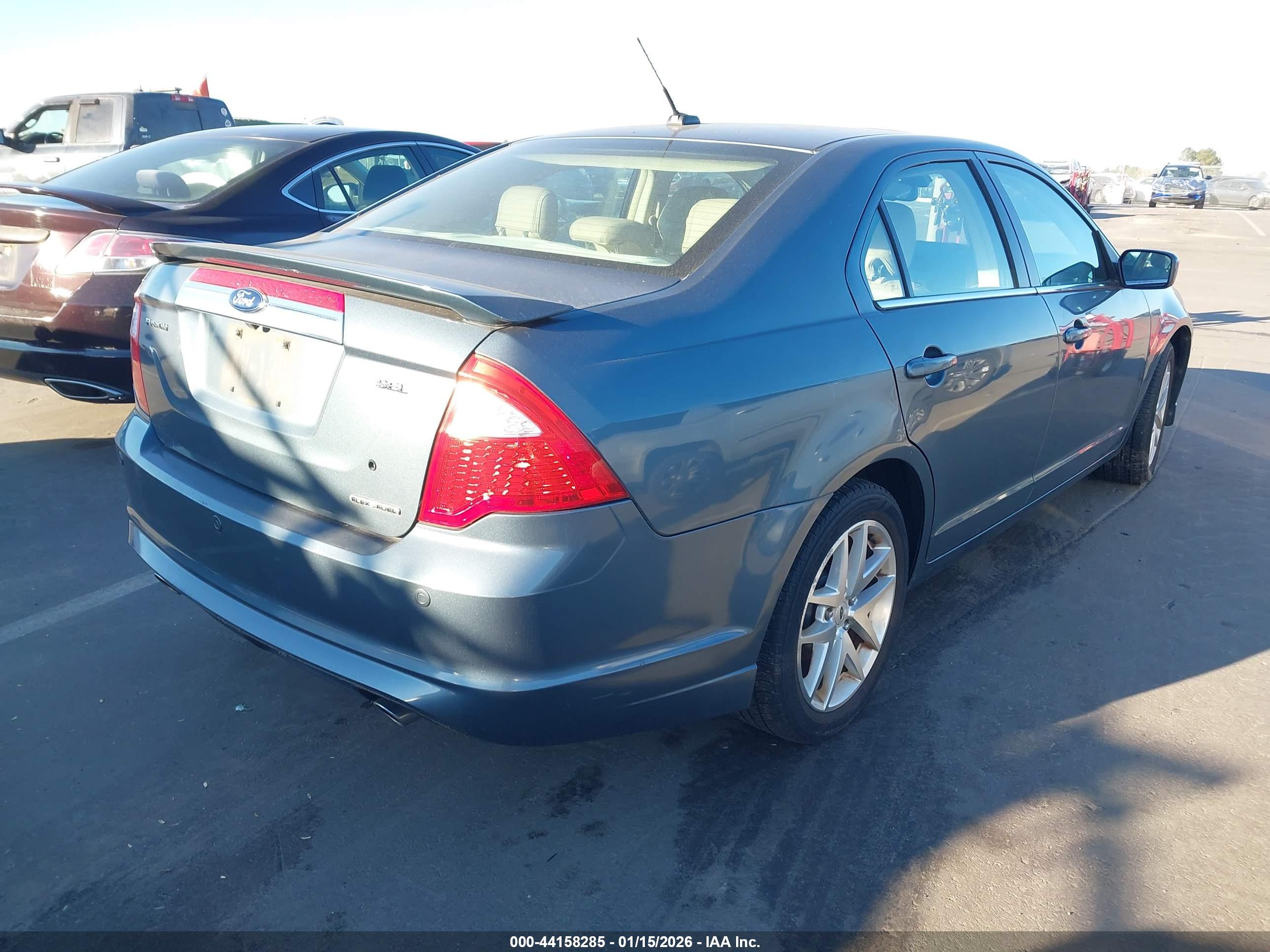 FORD FUSION image 4