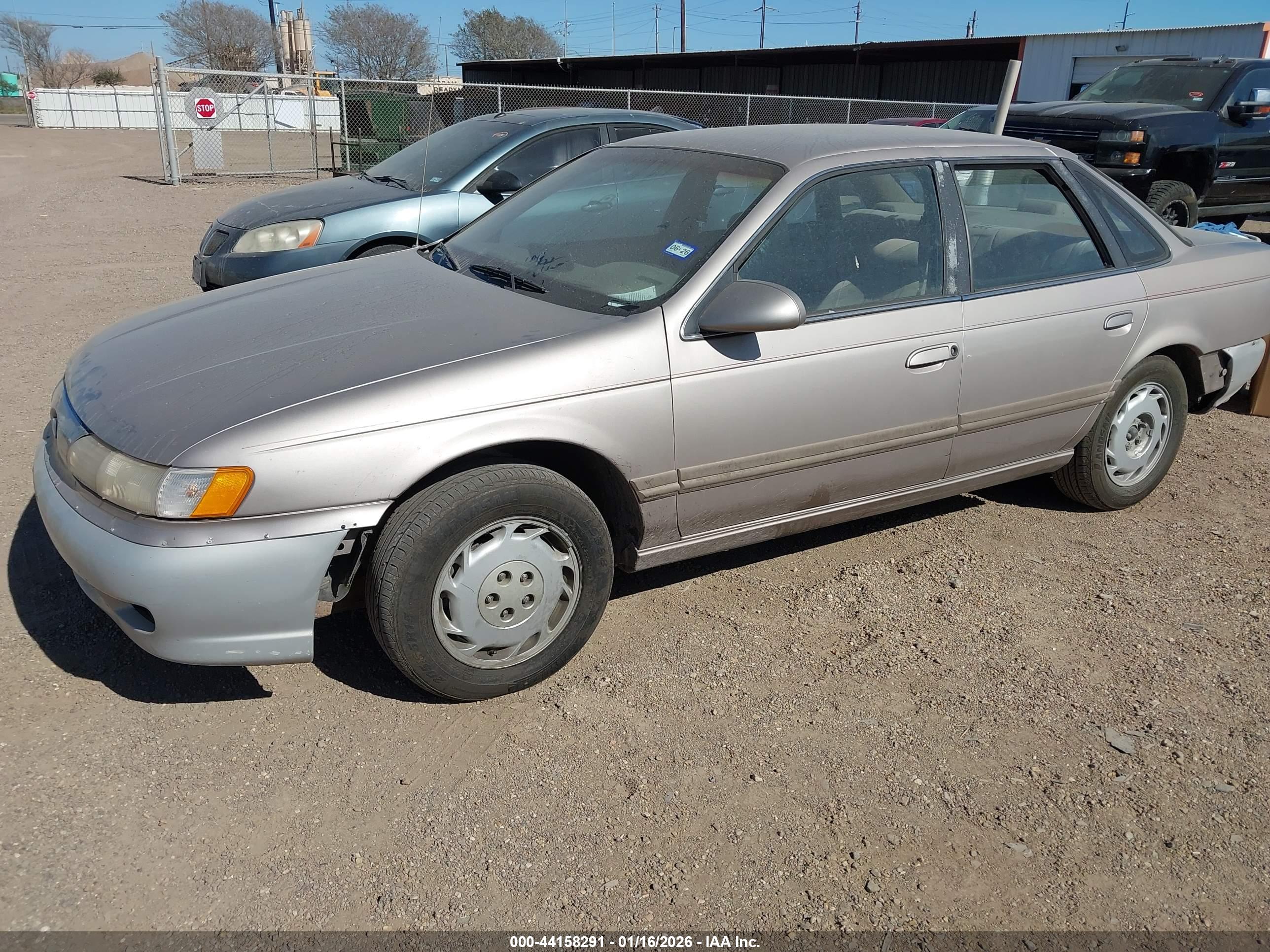 FORD TAURUS image 2