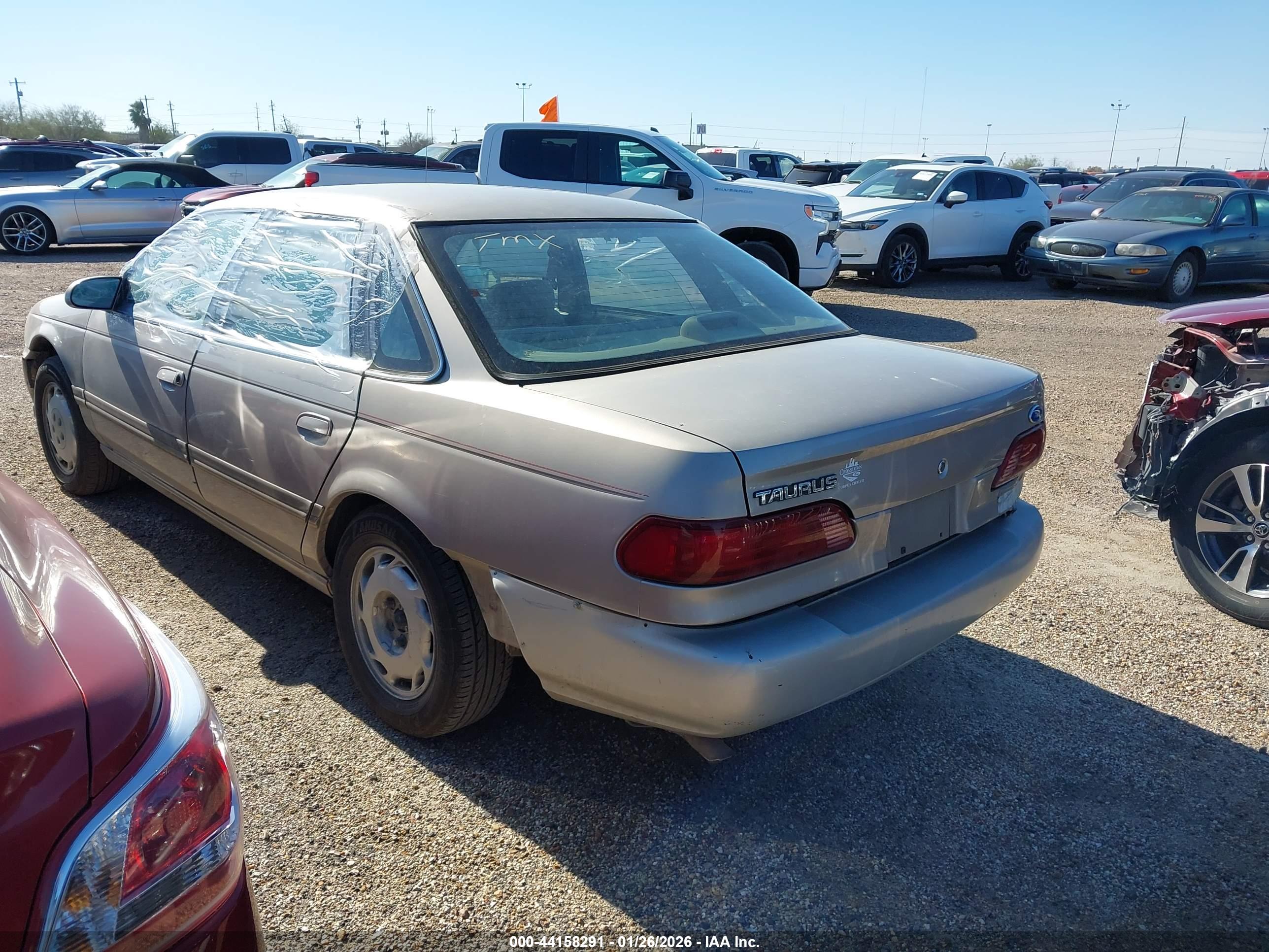 FORD TAURUS image 3