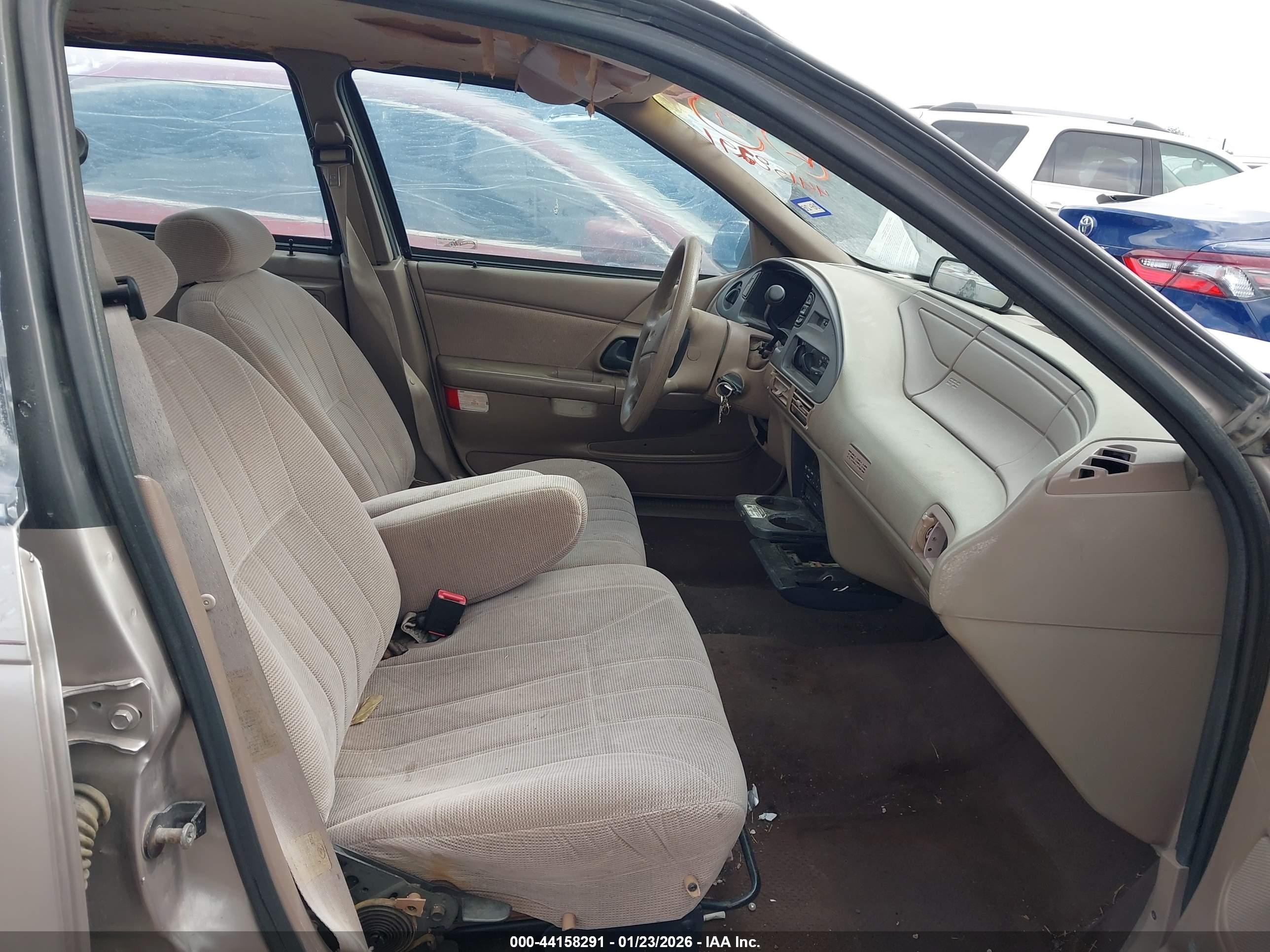 FORD TAURUS image 5