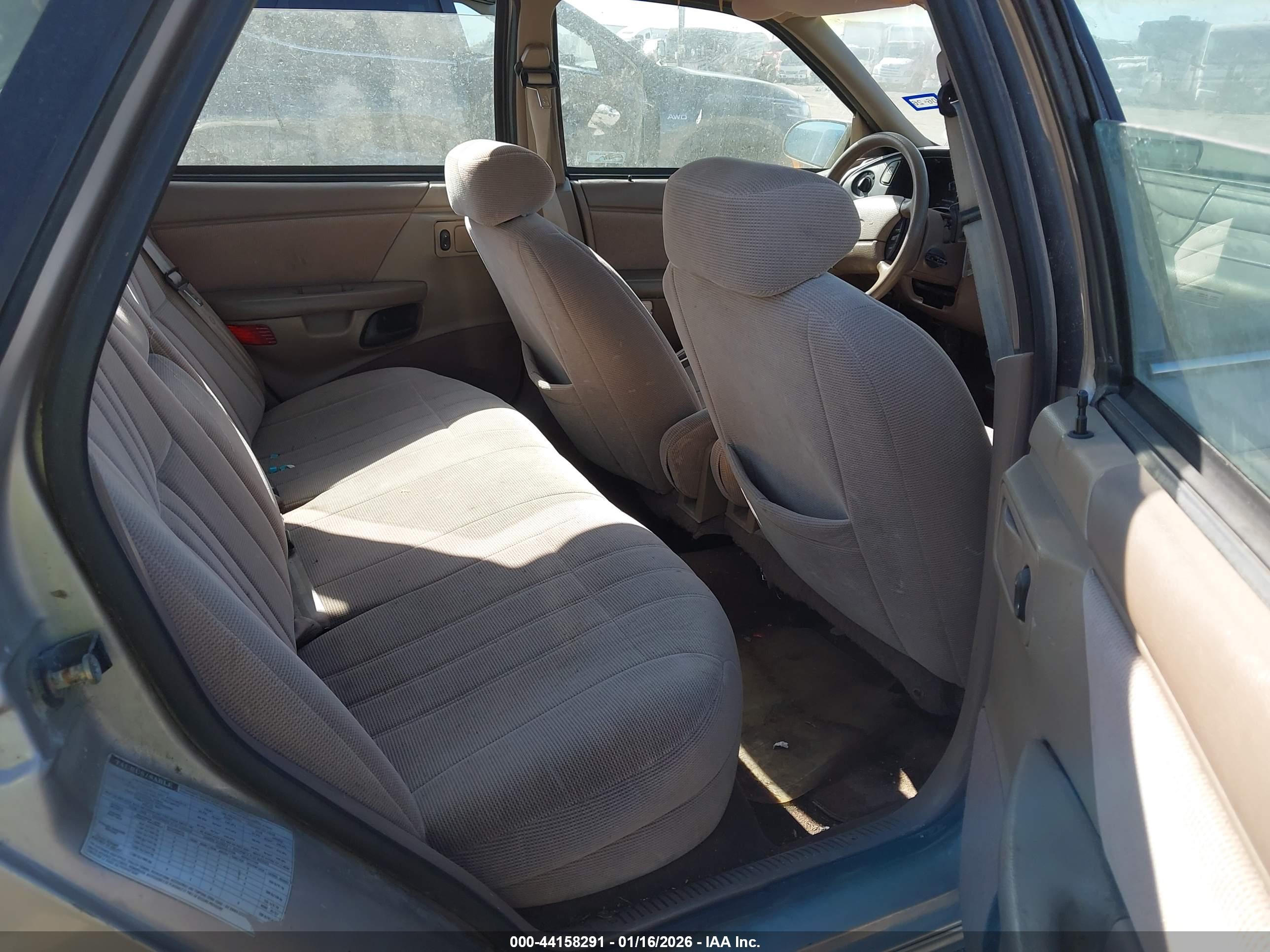 FORD TAURUS image 8