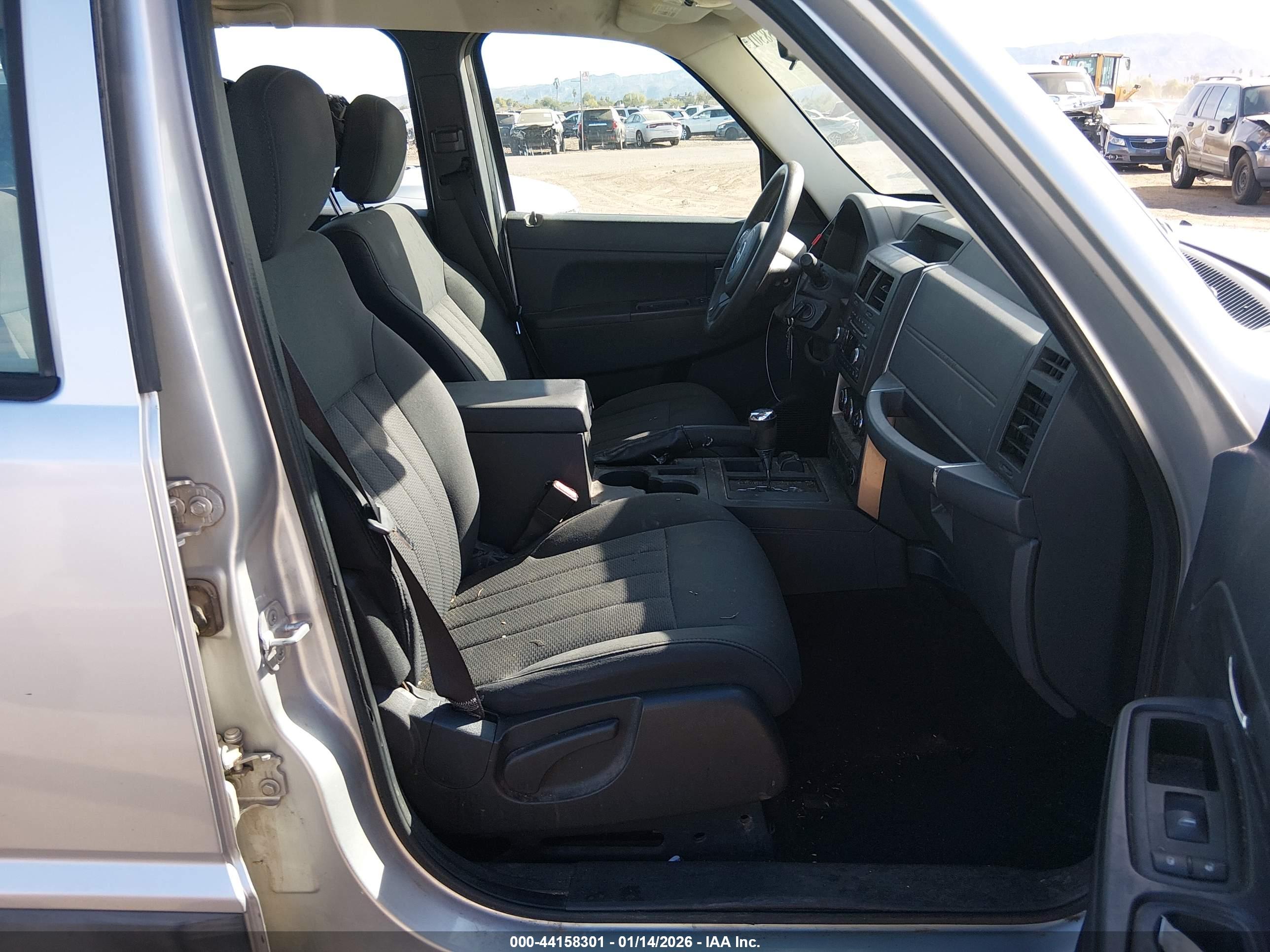 JEEP LIBERTY image 5