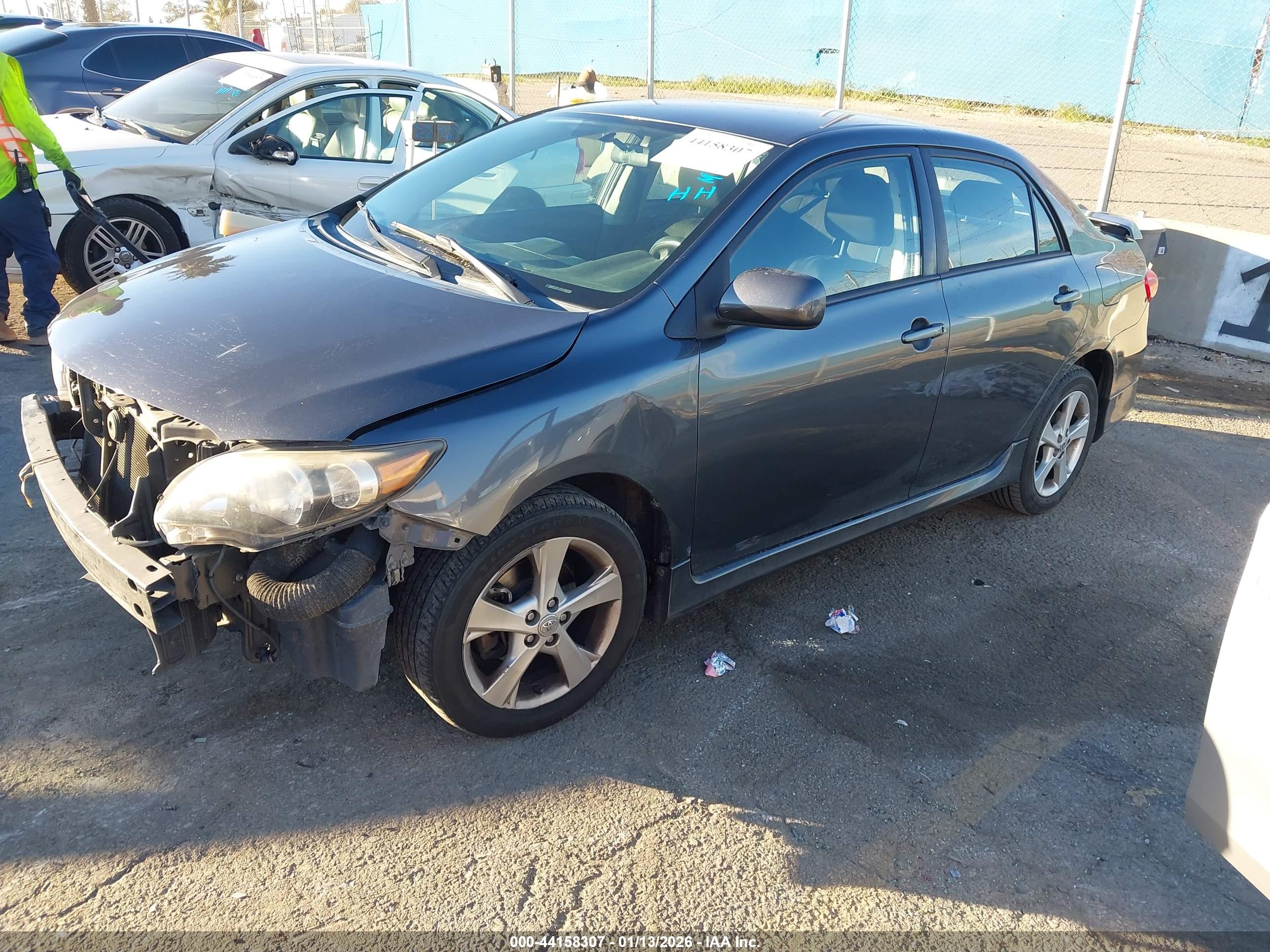 TOYOTA COROLLA image 2