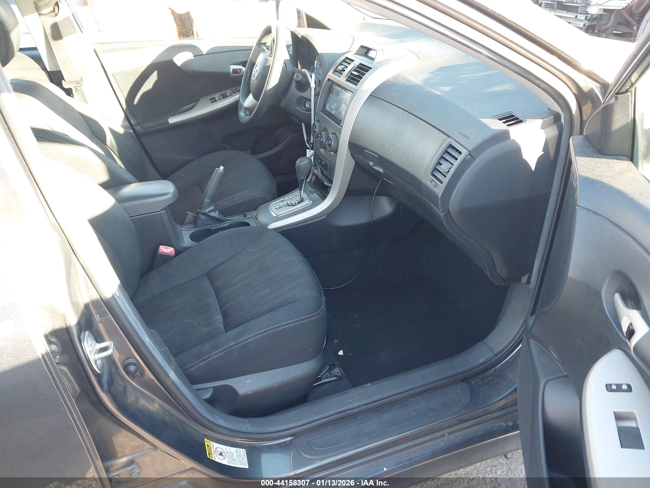 TOYOTA COROLLA image 5