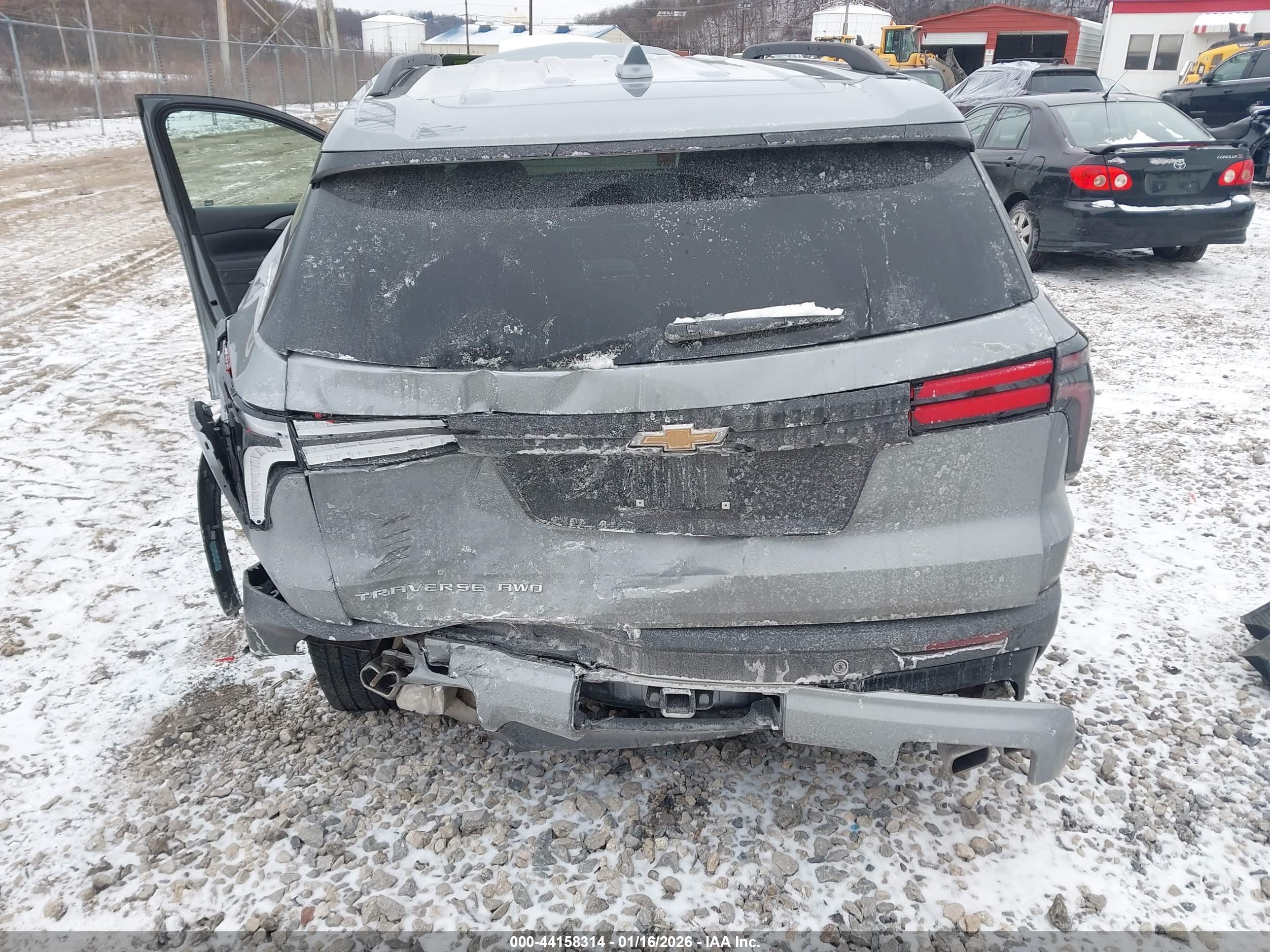 CHEVROLET TRAVERSE image 6